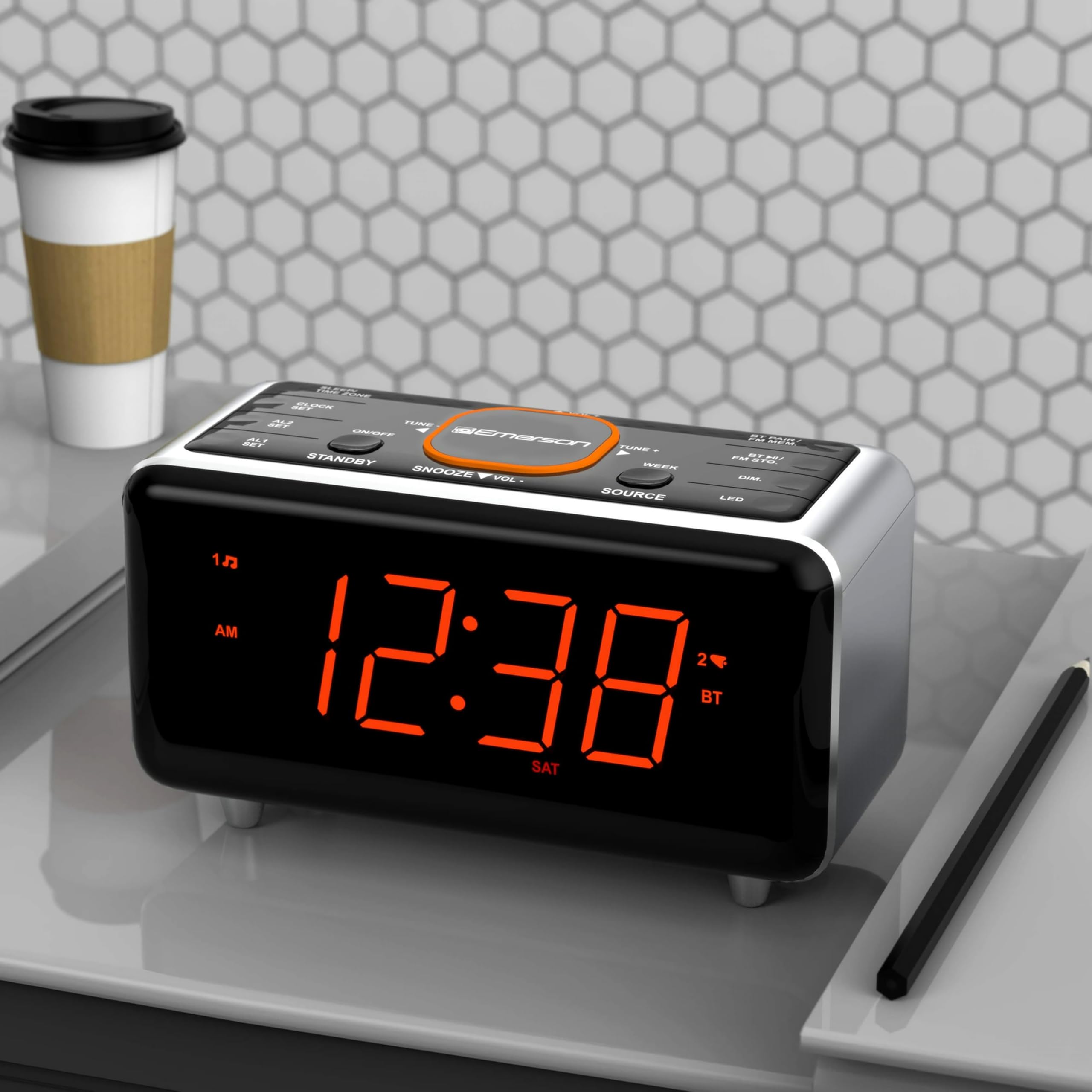 Emerson CKS1521-A SmartSet Radio Sveglia Bluetooth Dual con Display LED Arancione da 1,4", Regolazione automatica dell'ora, caricatore del telefono USB, radio FM, ingresso AUX, dimmer automatico e