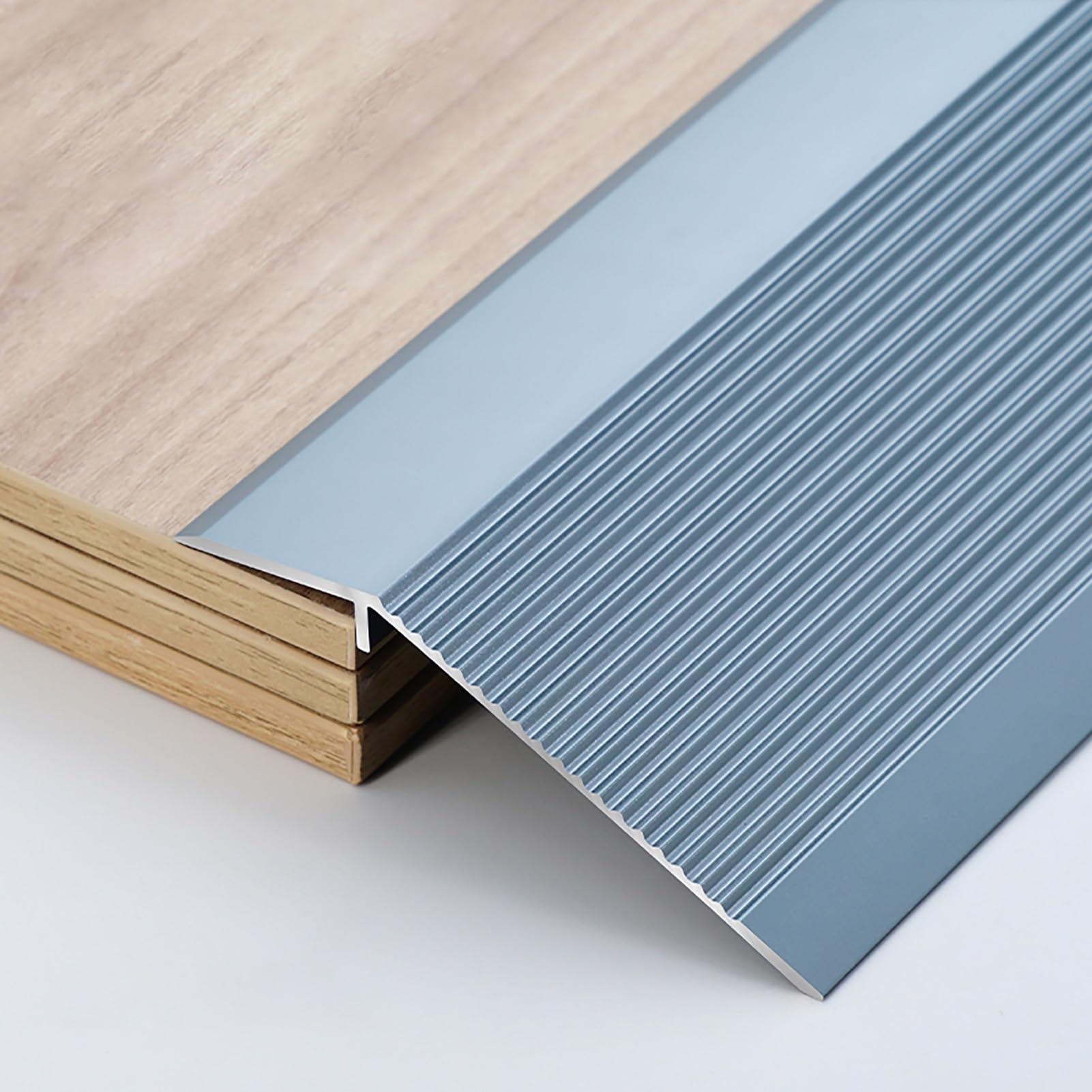 Bande de transition pour porte et salon en carrelage ou vinyle