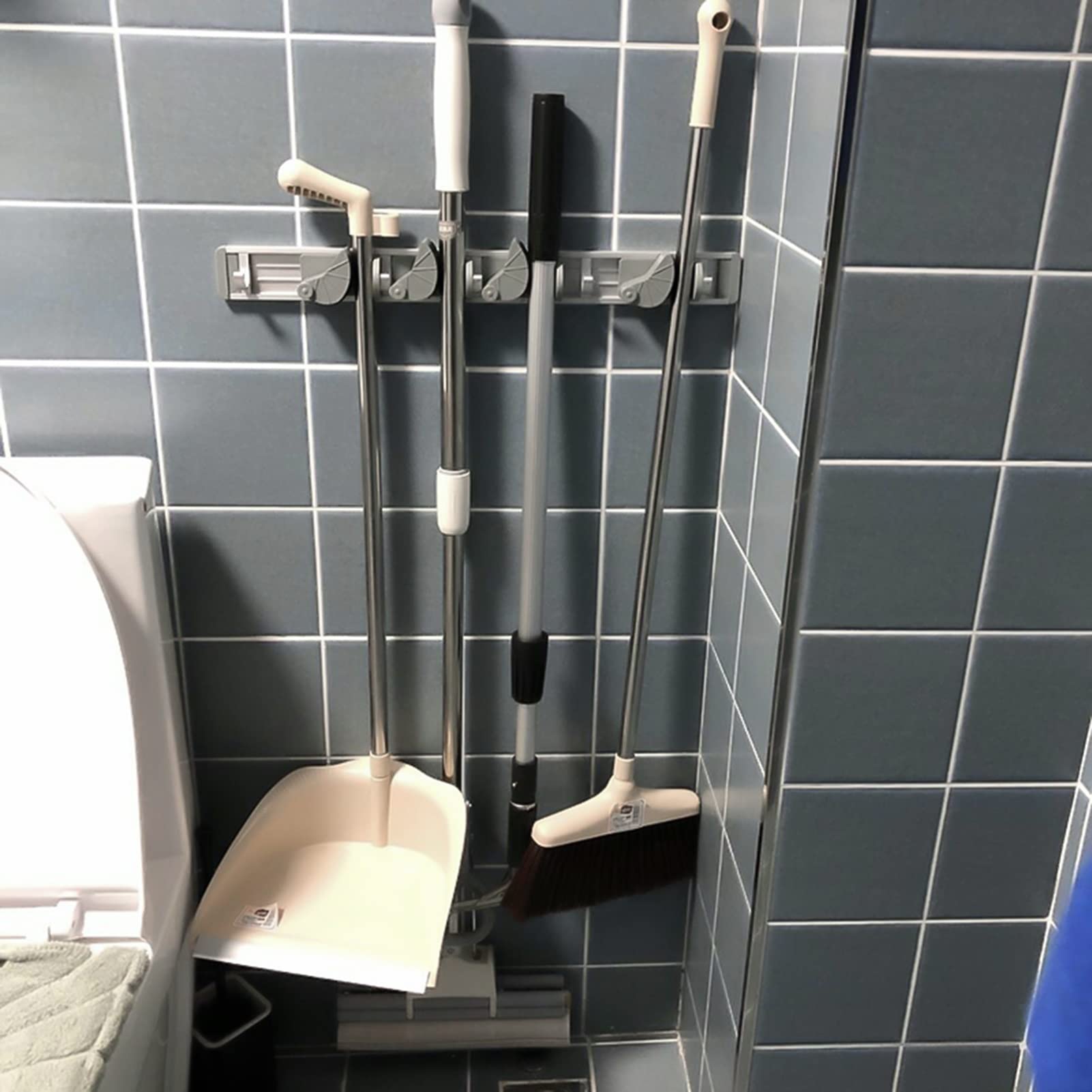 Wandhalterung Besenständer, Space Aluminium Mopphalter Werkzeug Organizer, selbstklebend, kein Bohren, strapazierfähiger Moppständer, for Hausgarten, Garage (Size : 50 * 4.5cm)