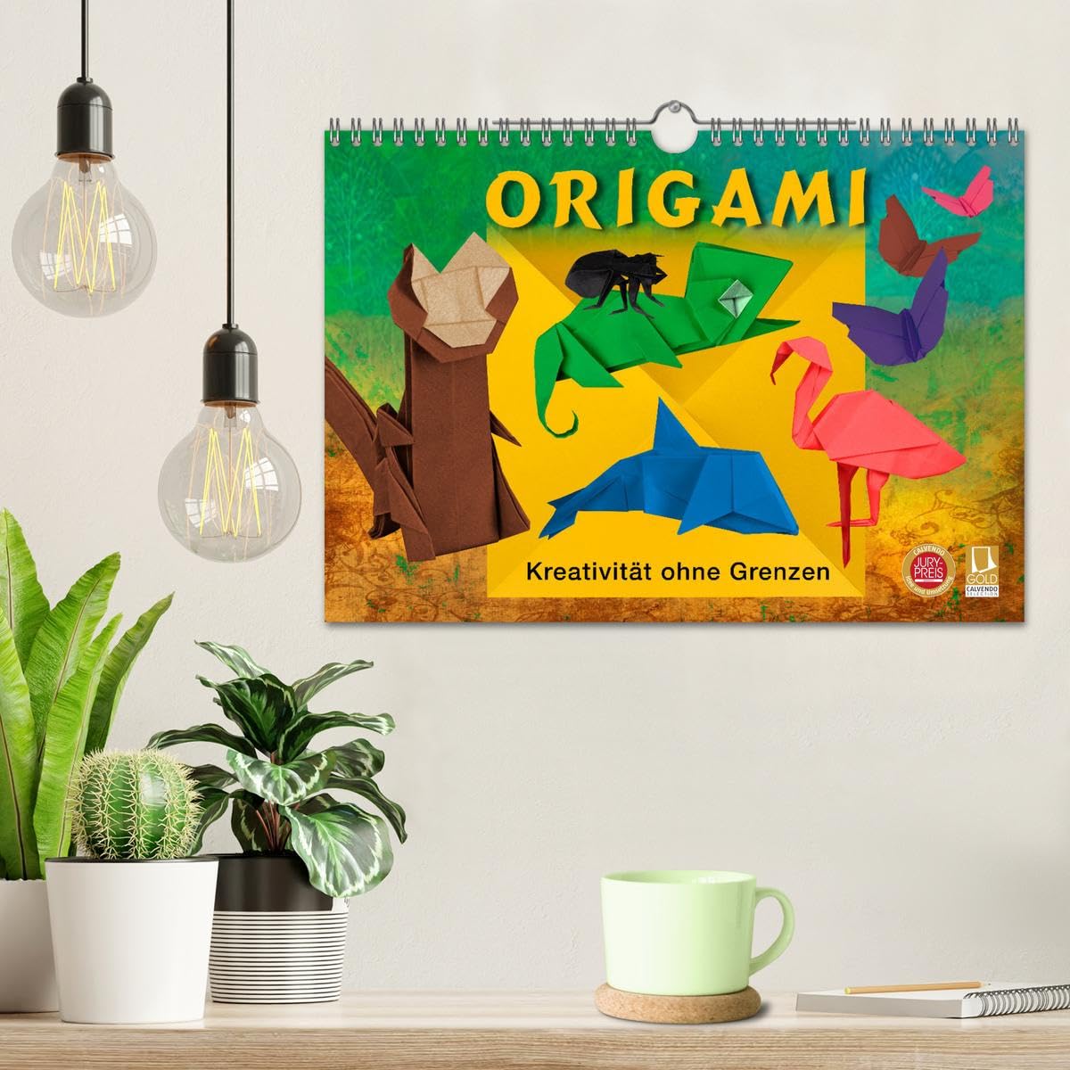 ORIGAMI - Kreativität ohne Grenzen (Wandkalender 2026 DIN A4 quer), CALVENDO Monatskalender: Kreative Papierfaltkunst, integriert in farbenfrogen Fotocollagen