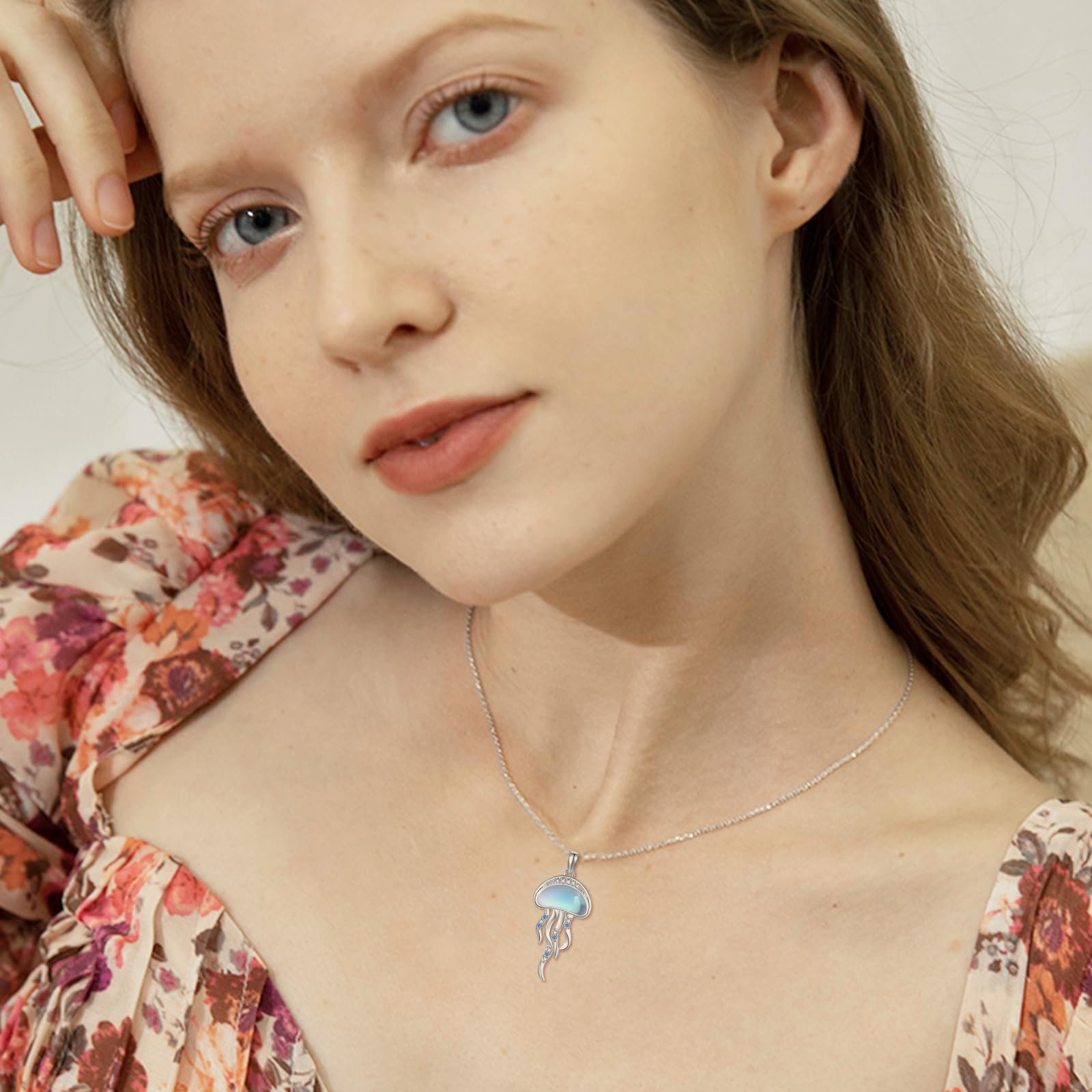 URONE Collar de medusa de plata de ley 925 con colgante de piedra lunar, collar de playa y océano, joyería de regalo para mujeres y niñas, Plata esterlina, No es una piedra preciosa