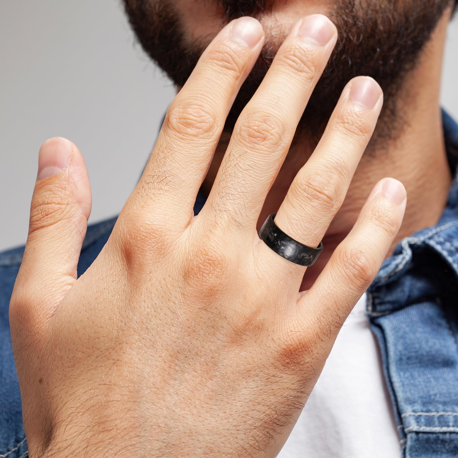 King Will 8mm Silver Hammered Titanium Ring Center Inlaid Wood Wedding Band for Men Hammered Wood Titanium Rings Polish Comfort Fit
