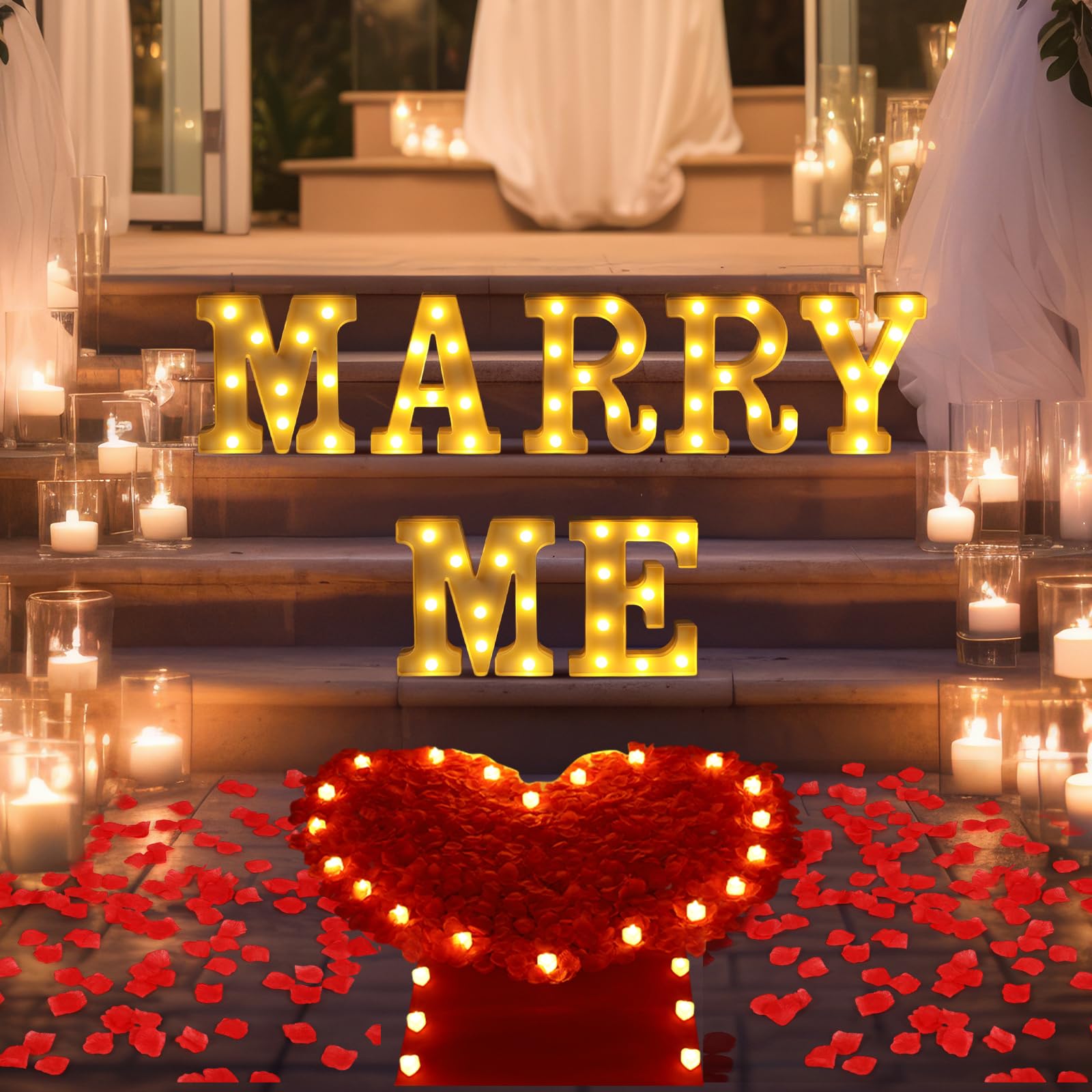 Aurelema Zestaw dekoracji oświadczyn Marry Me Light up Letters 6000 płatków róży, 72 romantyczne świece w kształcie serca, 10 balonów, dywan, czerwona wstążka, 1 pudełko na pierścionki, maska na oczy