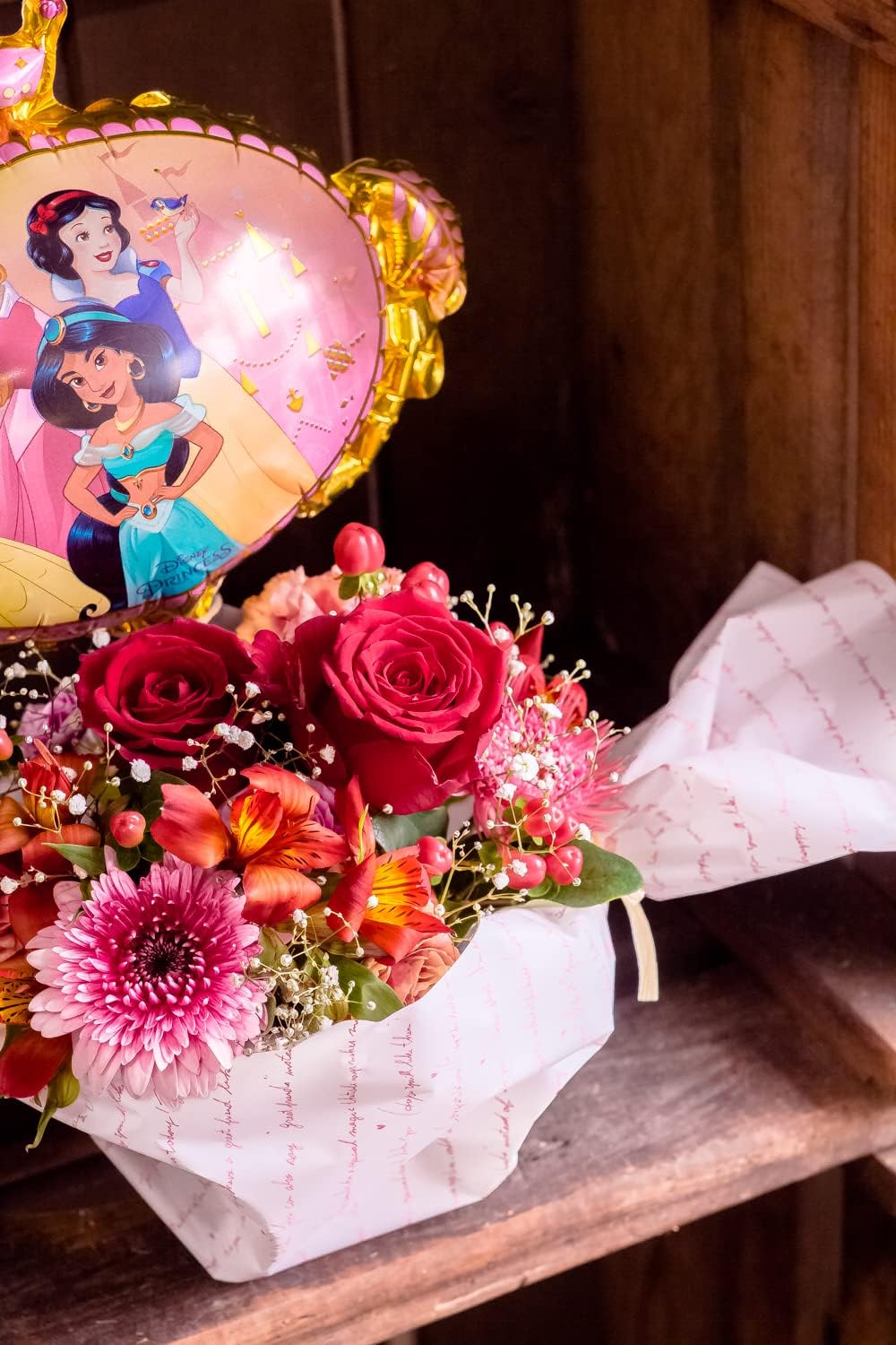 高級品市場 バルーンフラワー プリンセス ディズニー ギフト 生花 フラワーアレンジメント 季節の旬なお花を使ったおまかせバルーンフラワーアレンジメント 誕生日 結婚記念日 お祝い 開店祝い 母の日 花 プレゼント シックな感じ Glm Co Il