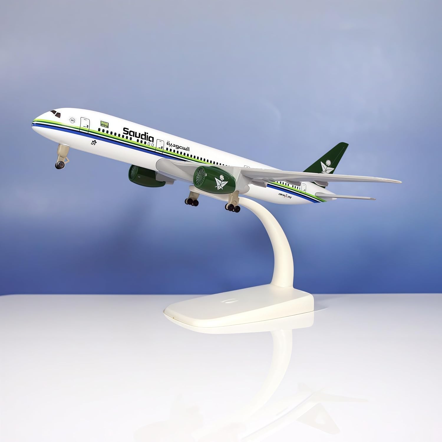 Saudia Airlines Boeing 787 Diecast Alloy Scale Model Collectible Display Aircraft for Aviation Enthusiast Gift