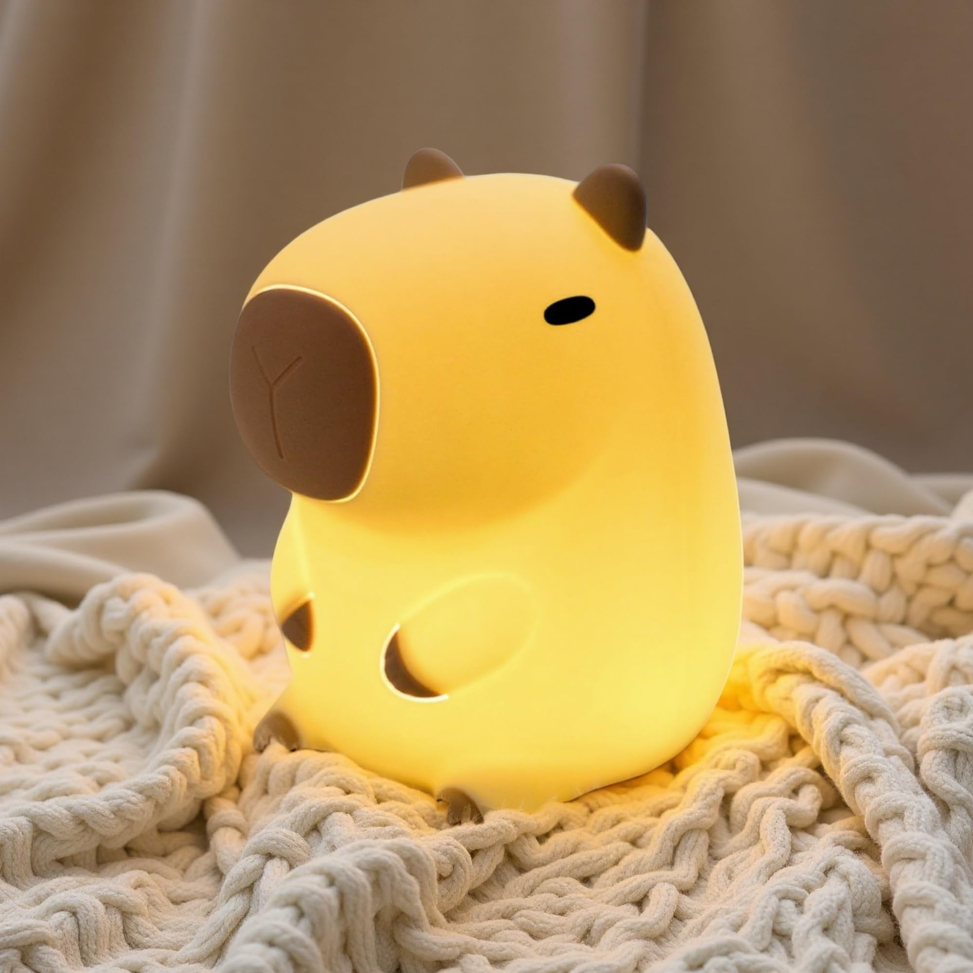 UNEEDE Capybara, luce notturna per bambini, luce notturna in silicone giallo, con orecchie di coniglio, ricaricabile touch LED, dimmerabile, regalo per Natale