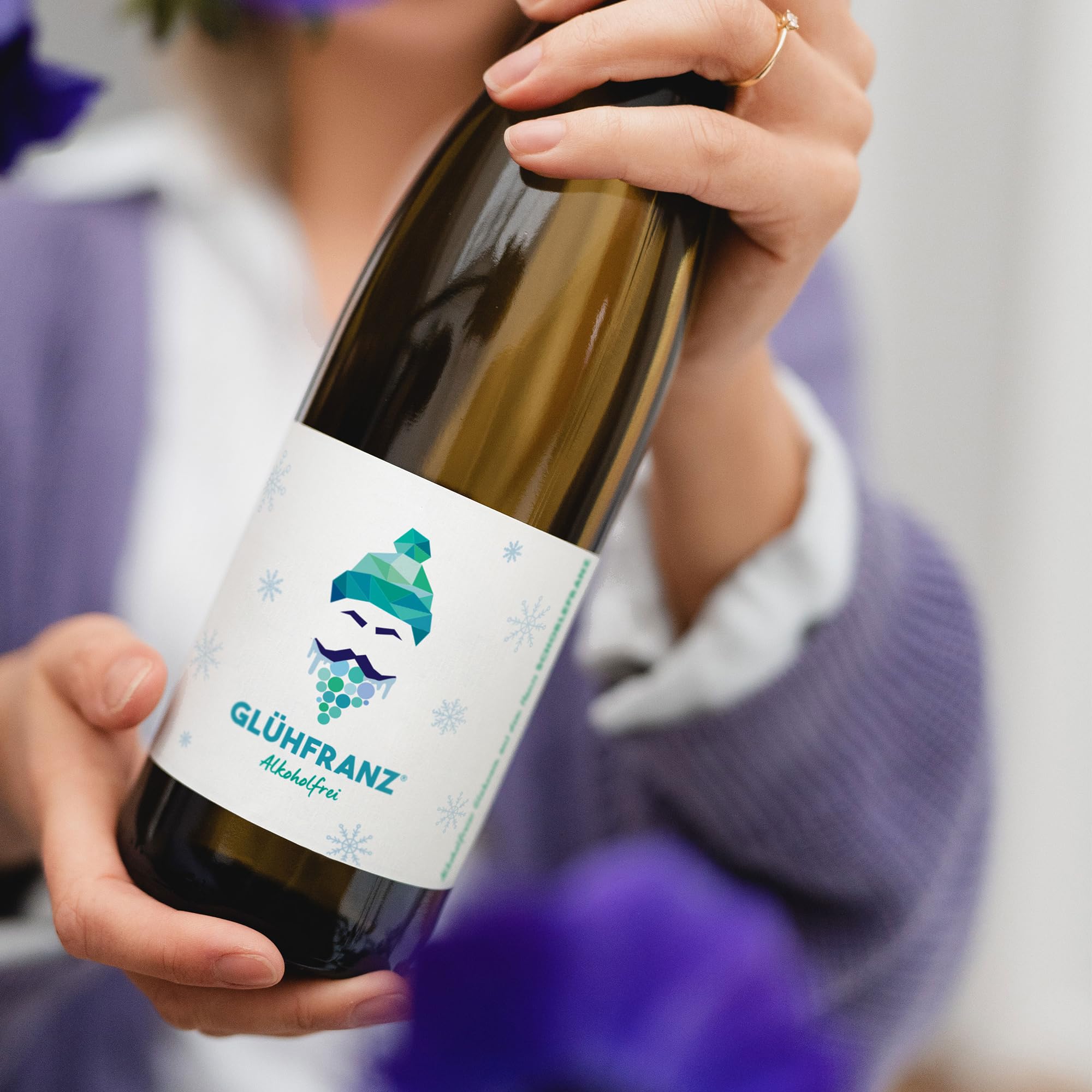 GLÜHFRANZ Alkoholfrei – aus entalkoholisiertem Wein | Deutscher Qualitätswein | Fruchtig-würzig mit Citrusnote | Vegan & glutenfrei | 0,75 l Flasche | Winterlicher Genuss ohne Alkohol (6 x 0,75l)