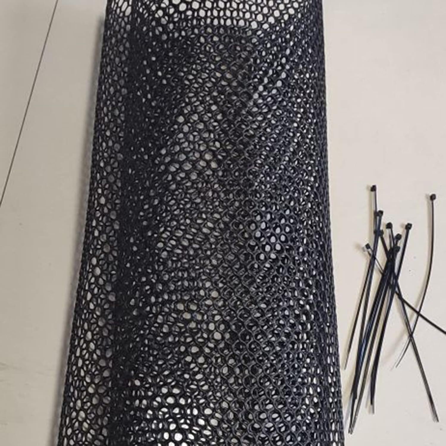 Plastic Chicken Wire Roll Black Safety Poultry Netting Balcony Outdoor Temporary Fence Deer/Rabbit/Chicken/Dog Animal Barrier(1.2x8m/3.94x26ft)