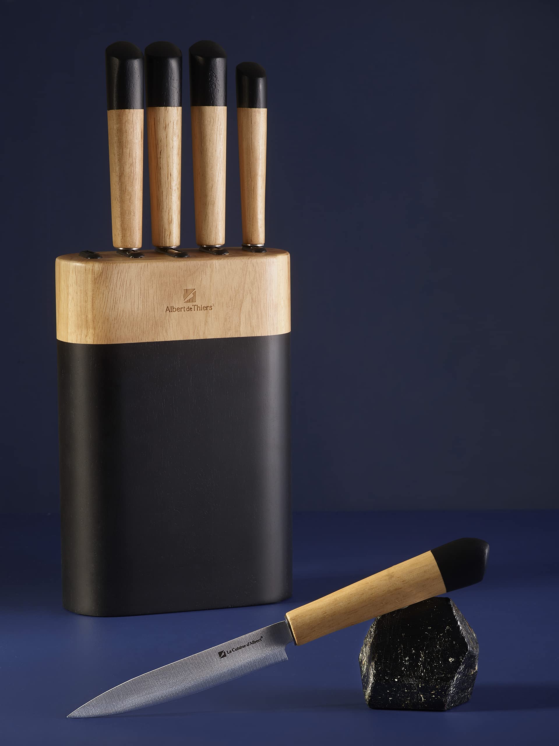 Albert de Thiers - Bloc de Couteaux L'Irremplaçable - 5 Couteaux en Acier Inoxydable 2Cr14 Gravé - Manches en Bois d'Hévéa - Bloc 15x22x7 cm - Lames Tranchantes et Durables - Boîte Cadeau Élégante