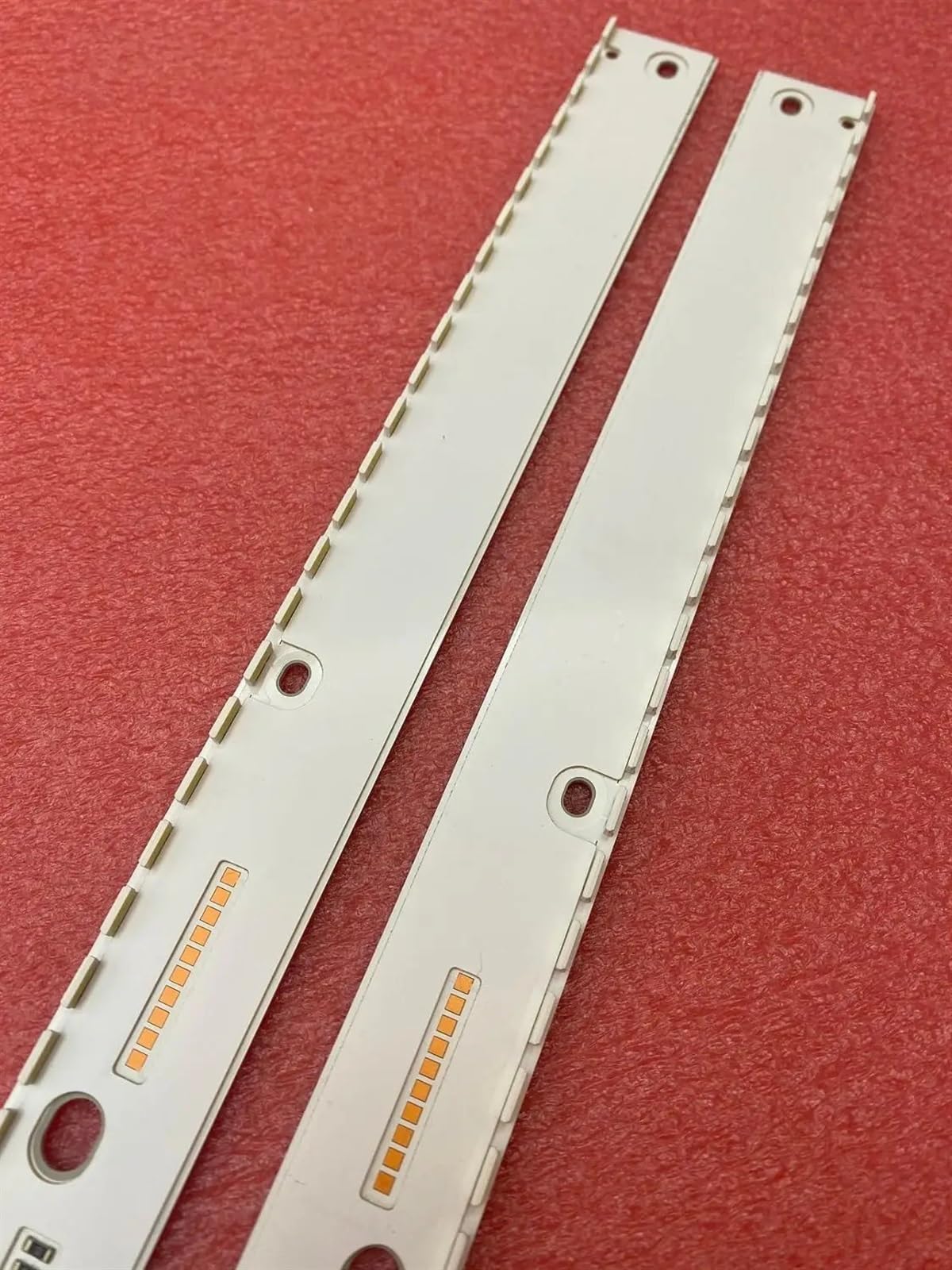 Striscia di retroilluminazione a LED 2 Pezzi Compatibile for TV UE43KU6509 UE43KU6655 UE43KU6659 UE43KU6400 UN43KU7500 43KU6510U BN96-39676A 39677A 39678A(2 Kit for 2 TV)
