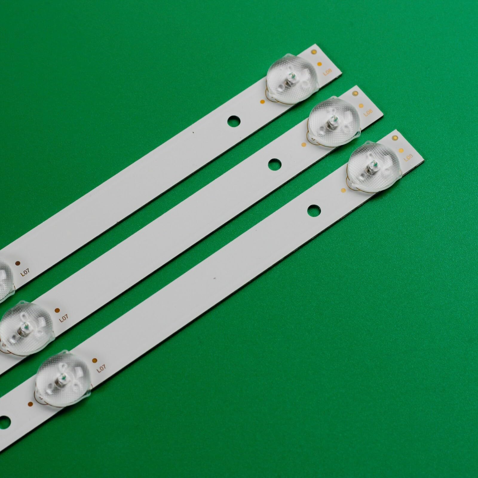 Generico Kit 3 barre LED RETROILLUMINAZIONE compatibili con TV AKAI JS-D-JP43DM-A81EC/B81EC/B82EC E43DM1000 825mm - ricambio premium con biadesivo