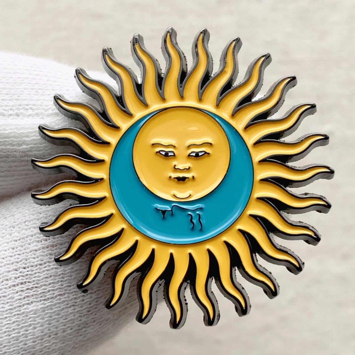 Amazon.co.jp: キングクリムゾン 太陽と戦慄 アルバムジャケット