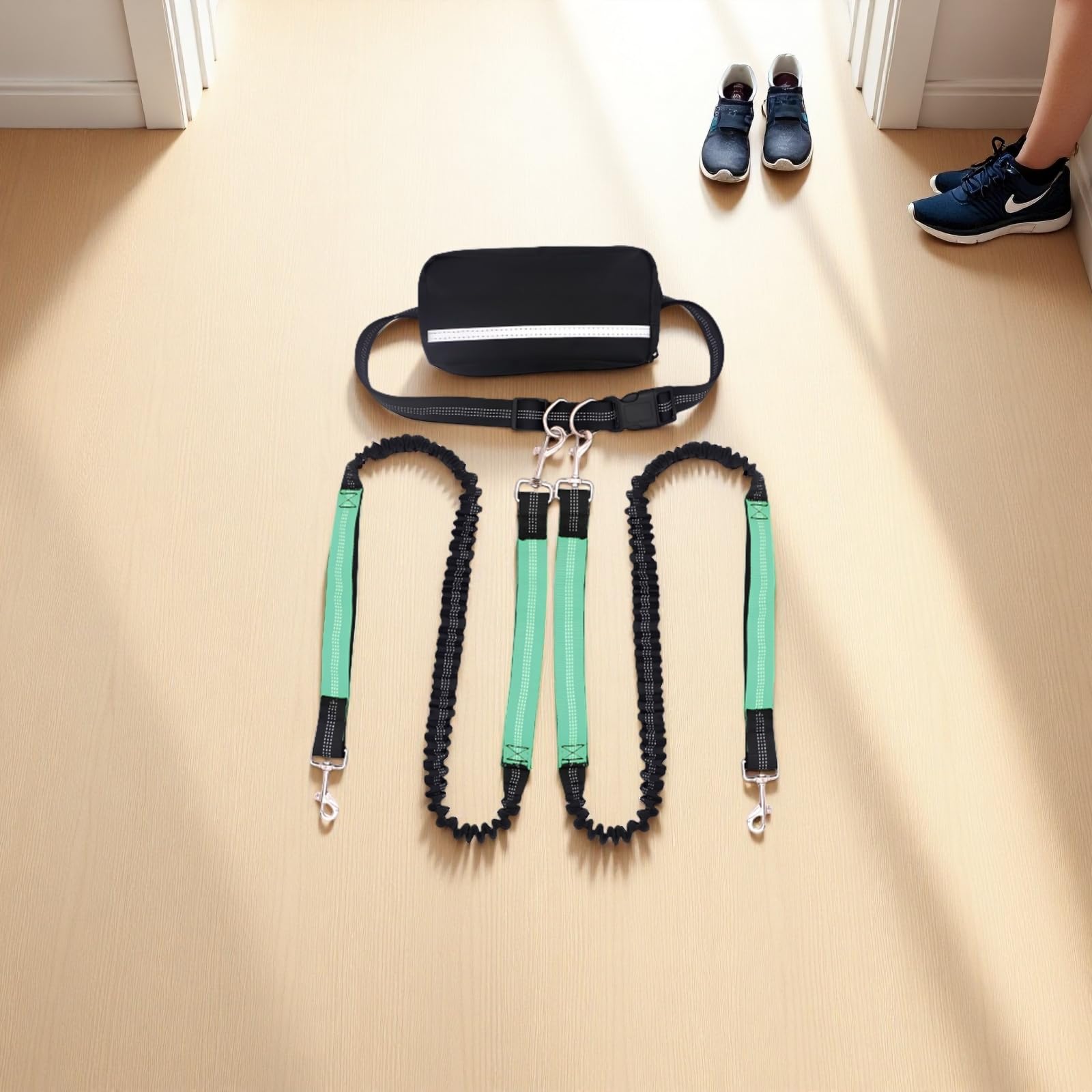 Laisse Mains Libres pour Chien avec Pochette, Laisse Double pour Deux Chiens, Laisse élastique rétractable, système Anti-emmêlement, Ceinture réglable, Bandes réfléchissantes, Nylon renforcé, Vert