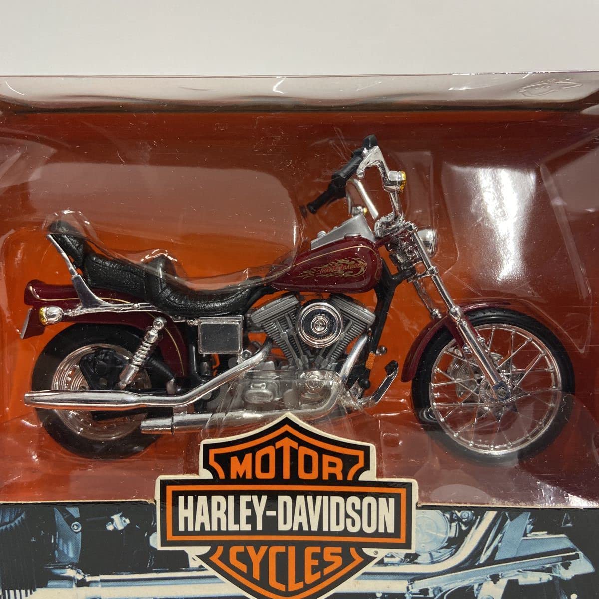 モデルカー　HARLEY-DAVIDSON DYNA WIDE GLIDE Amazon | HARLEY DAVIDSON 1/18 FXDWG DYNA WIDE GLIDE ハーレー