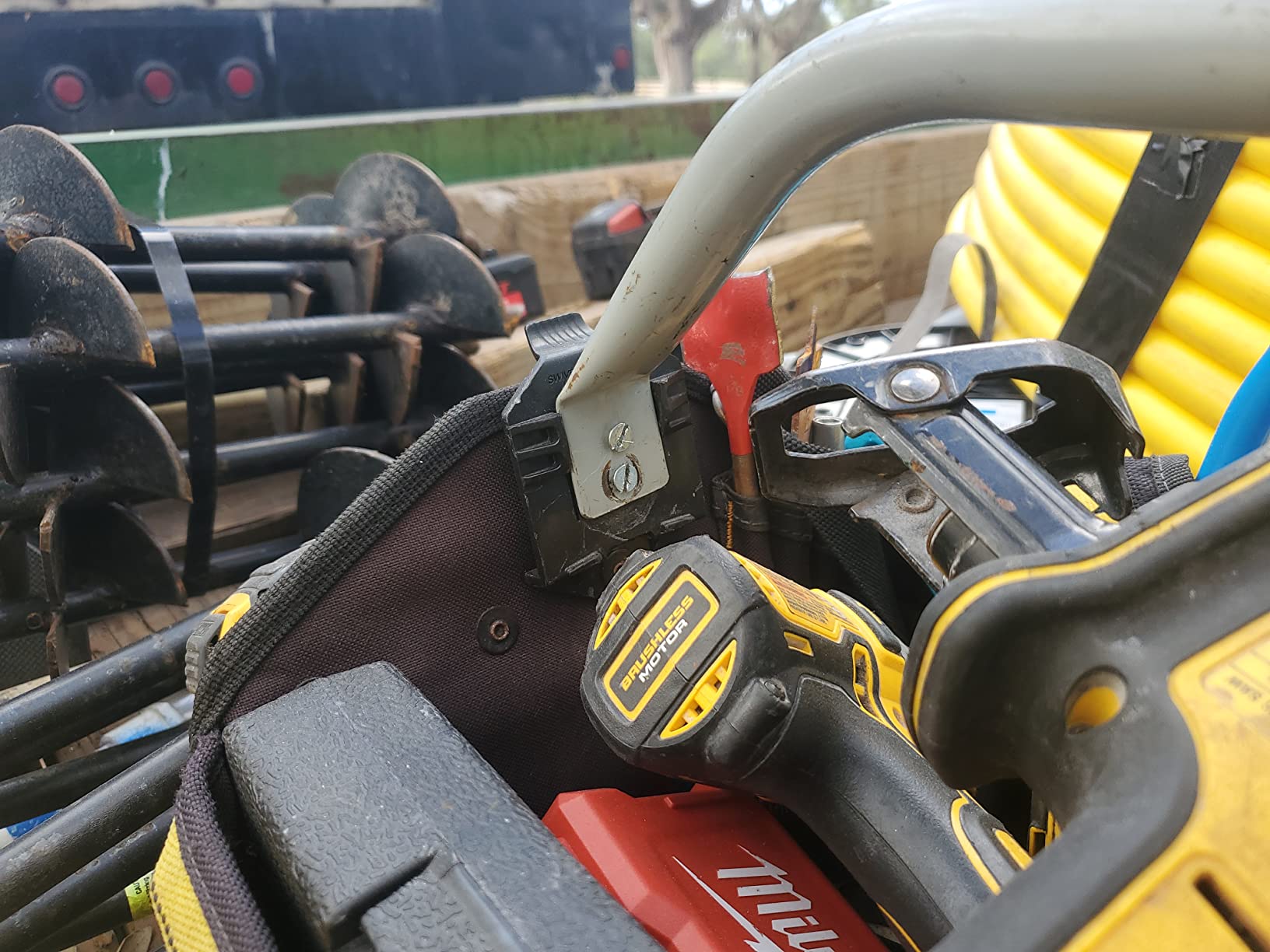 14/mo Finance DEWALT DG5597 Open Top Tool Carrier, 18 In., 33 Pocket