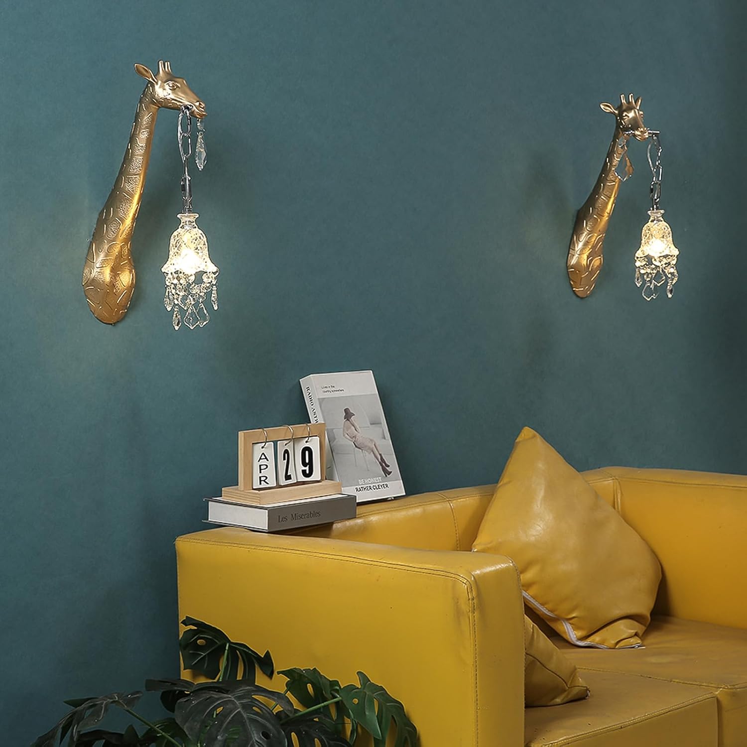 Giraffe Wall Lamp,Resin Giraffe Lamp with Crystal Shade,Creative LED Wall Mount Light,Animal Lamp Wall Lights for Living Room,Modern Wall Sconces for Bedroom,Hallway (Right Giraffe Lamp)