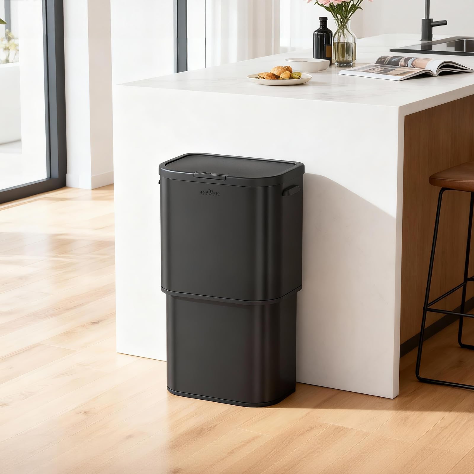 mVm Cubo de Basura Cocina Reciclable, Papelera 70L de Gran Capacidad con Interruptor de Presión Manual (Negro), Ideal para Oficina, Cocina y Sala de Estar