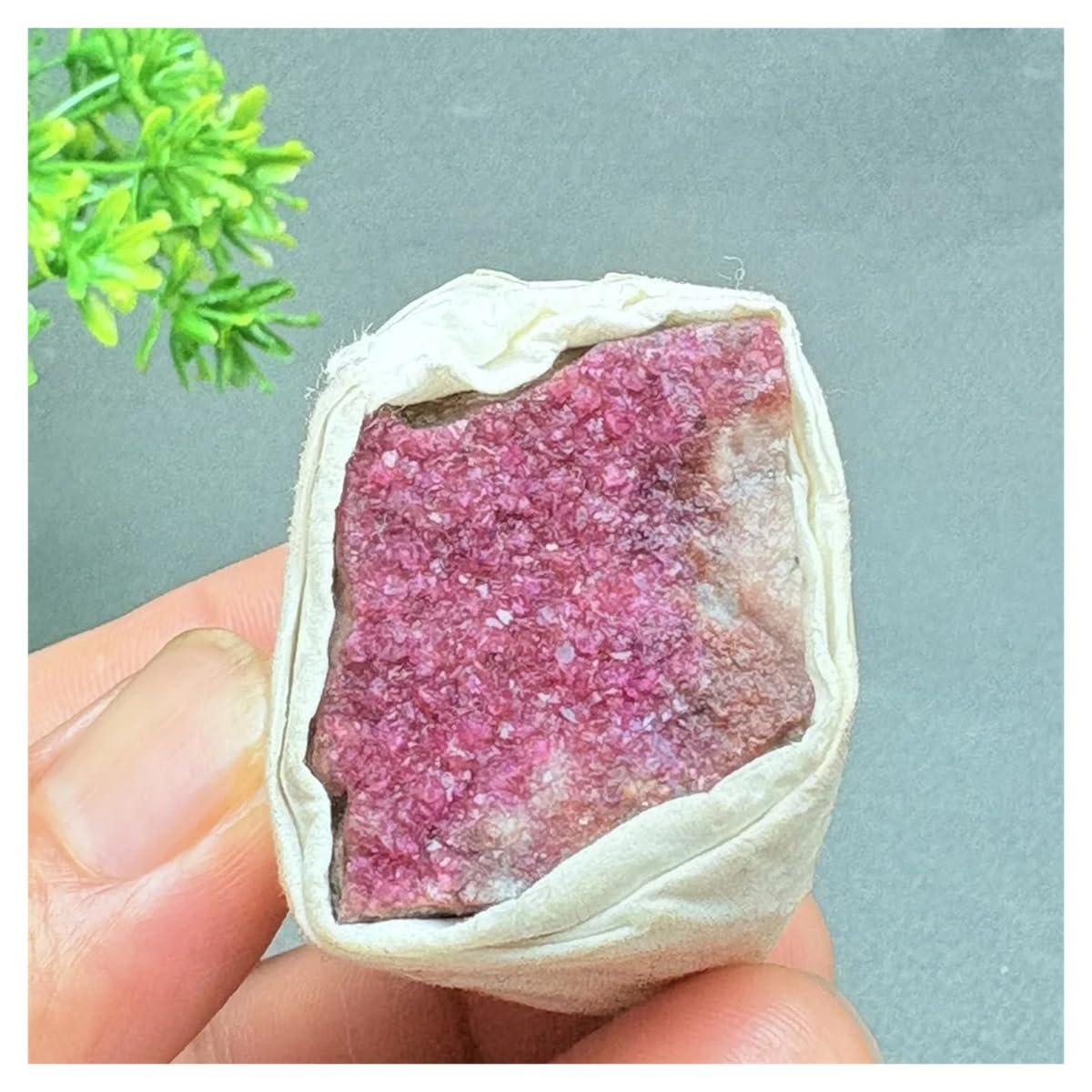 Espécimen mineral de calcita natural de 55g como piedra de cristal decorativa