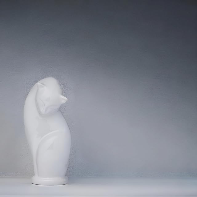 Foto 2 de 4 de Urna para Cenizas de Gato Mascotas Conmemorativa, Gato Blanco 9"