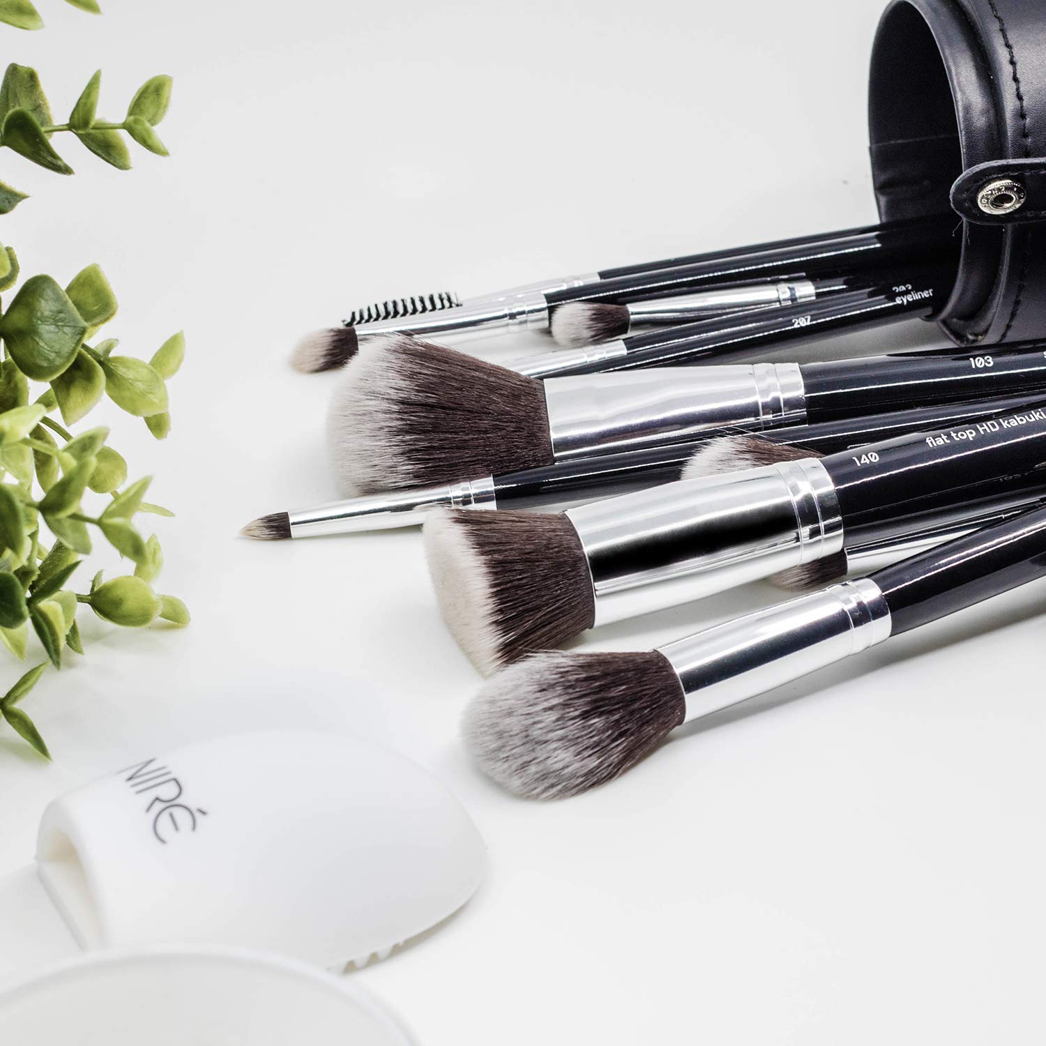 Niré Beauty 15piece Award Winning Professional Makeup Brush Set: High Quality Makeup Brushes with Case, Beauty Blender, Brush Cleaner, Guide, Gift Box : Beauty & Personal Care