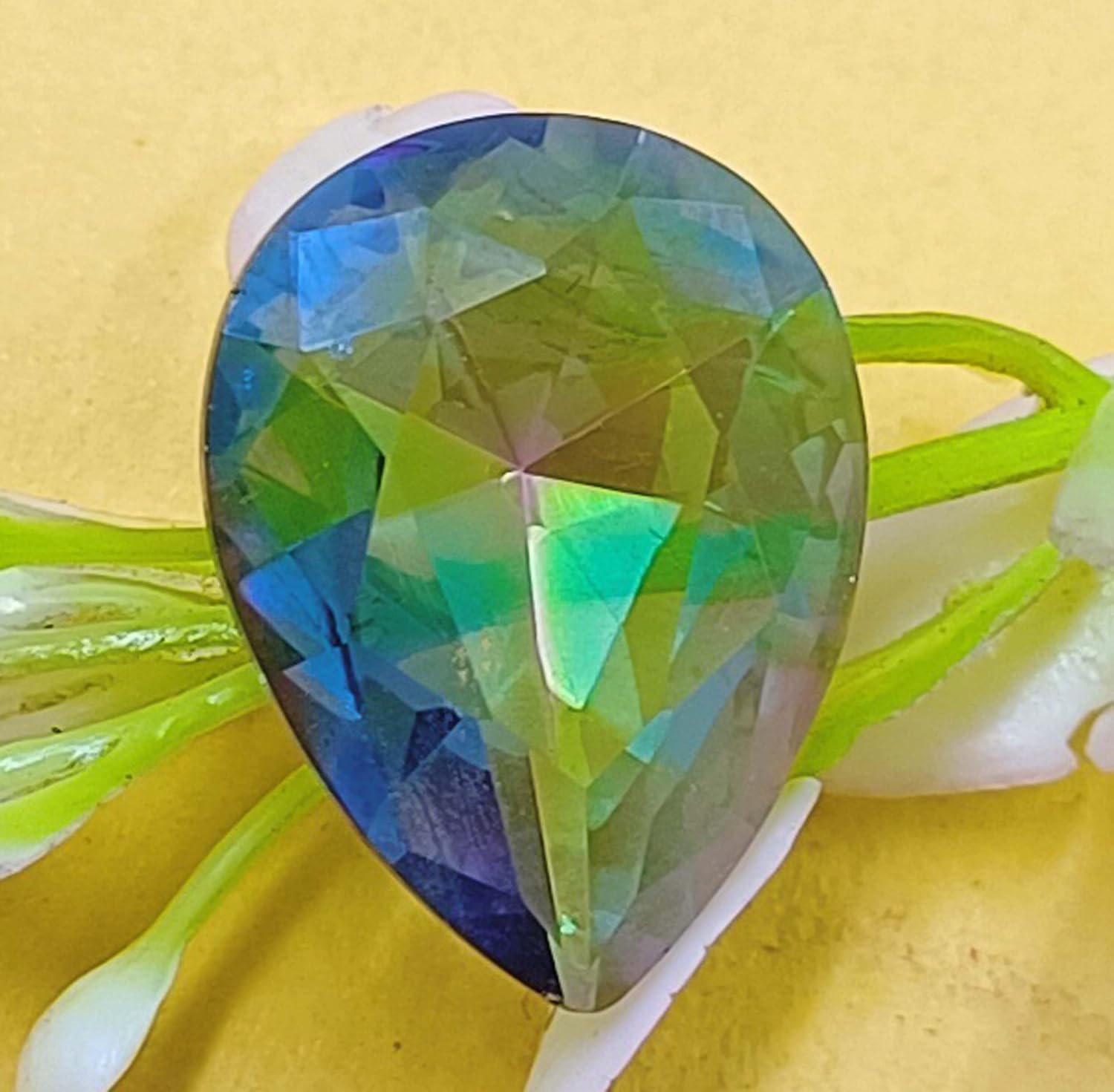 Generic Globalgems Alexandrite Natural Bi Color 4.95 Carat Certified Loose Gemstone Faceted Pear Cut Gemtone from Russian Gemstone Set For Jewelry Making Stone, 15mmx11mmx05mm
