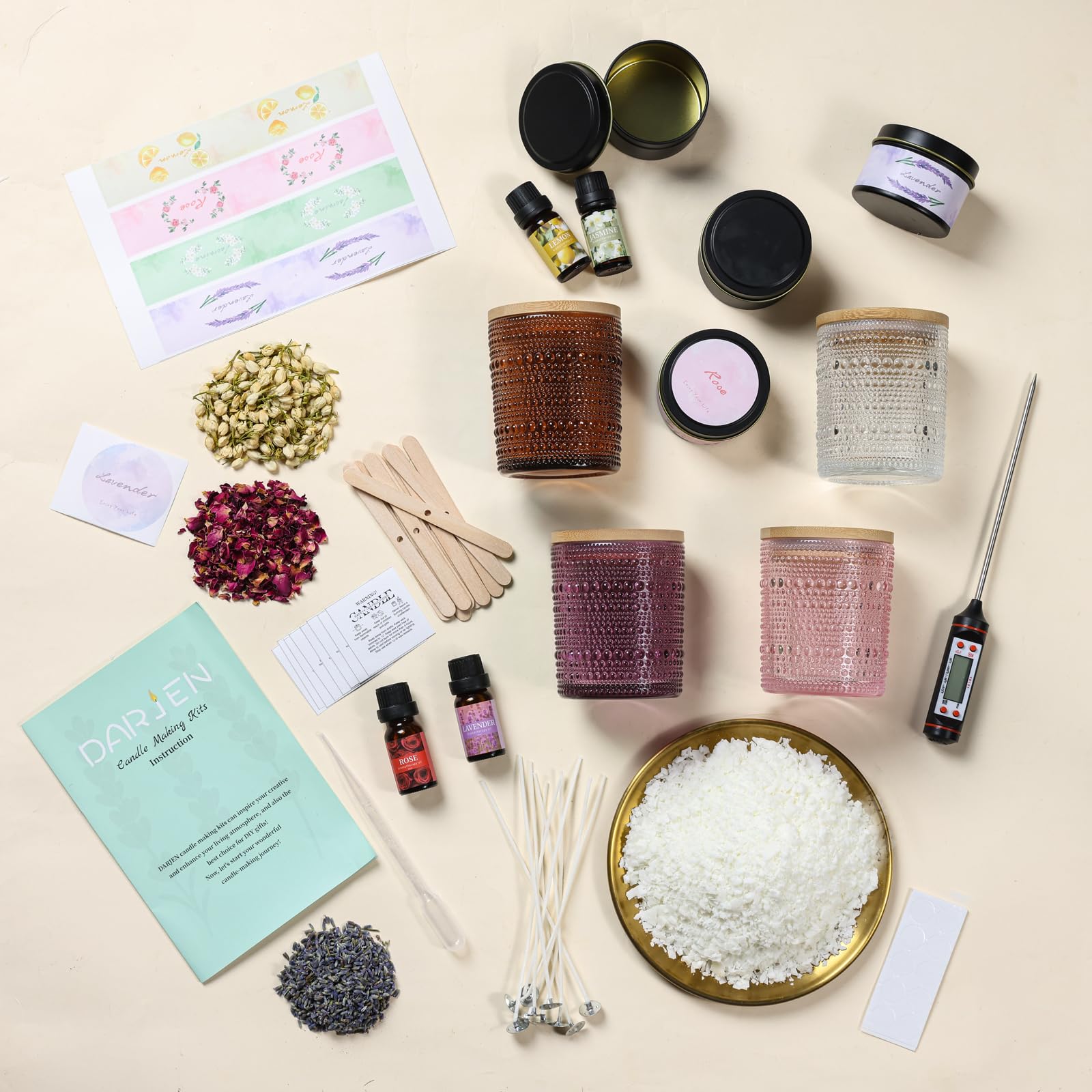 DARJEN Kerzenherstellungs-Sets für Erwachsene - Kerzenherstellungszubehör mit 4 Kerzengläsern (transparent, rosa, lila, bernsteinfarben), Kerzendosen, Sojawachs, Düfte, getrocknete Blumen und mehr