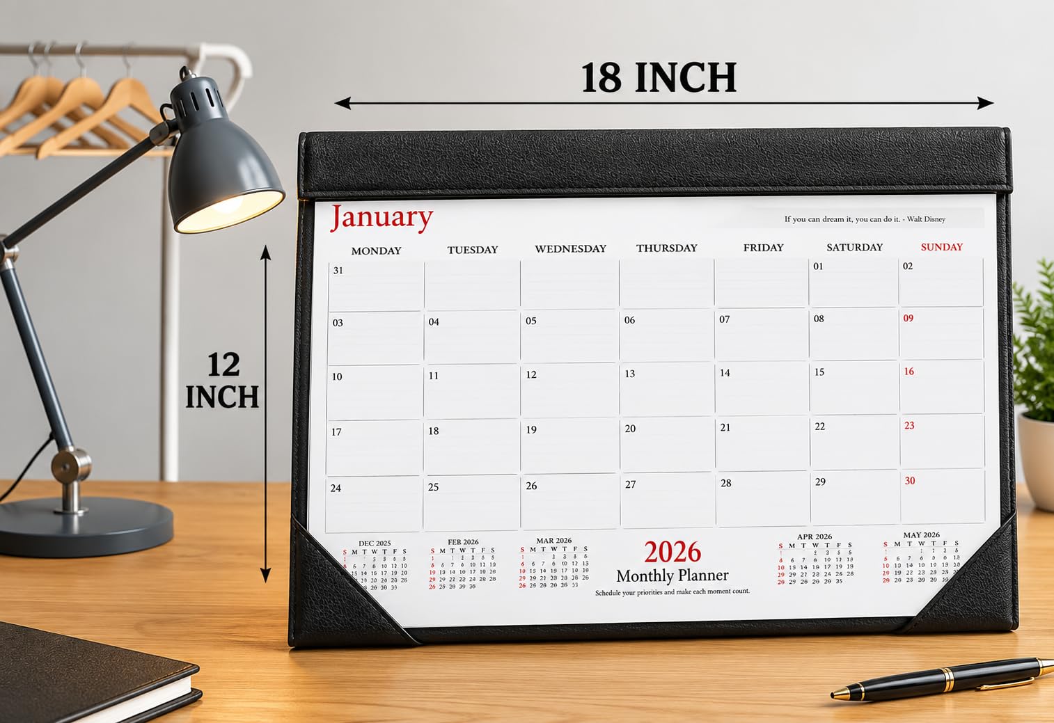 panku® Calendario de escritorio 2024 de piel sintética/tablero DM resistente, planificador de mesa lleno de año, planificación mensual, horario diario para oficina, escuela y hogar, paquete de 1
