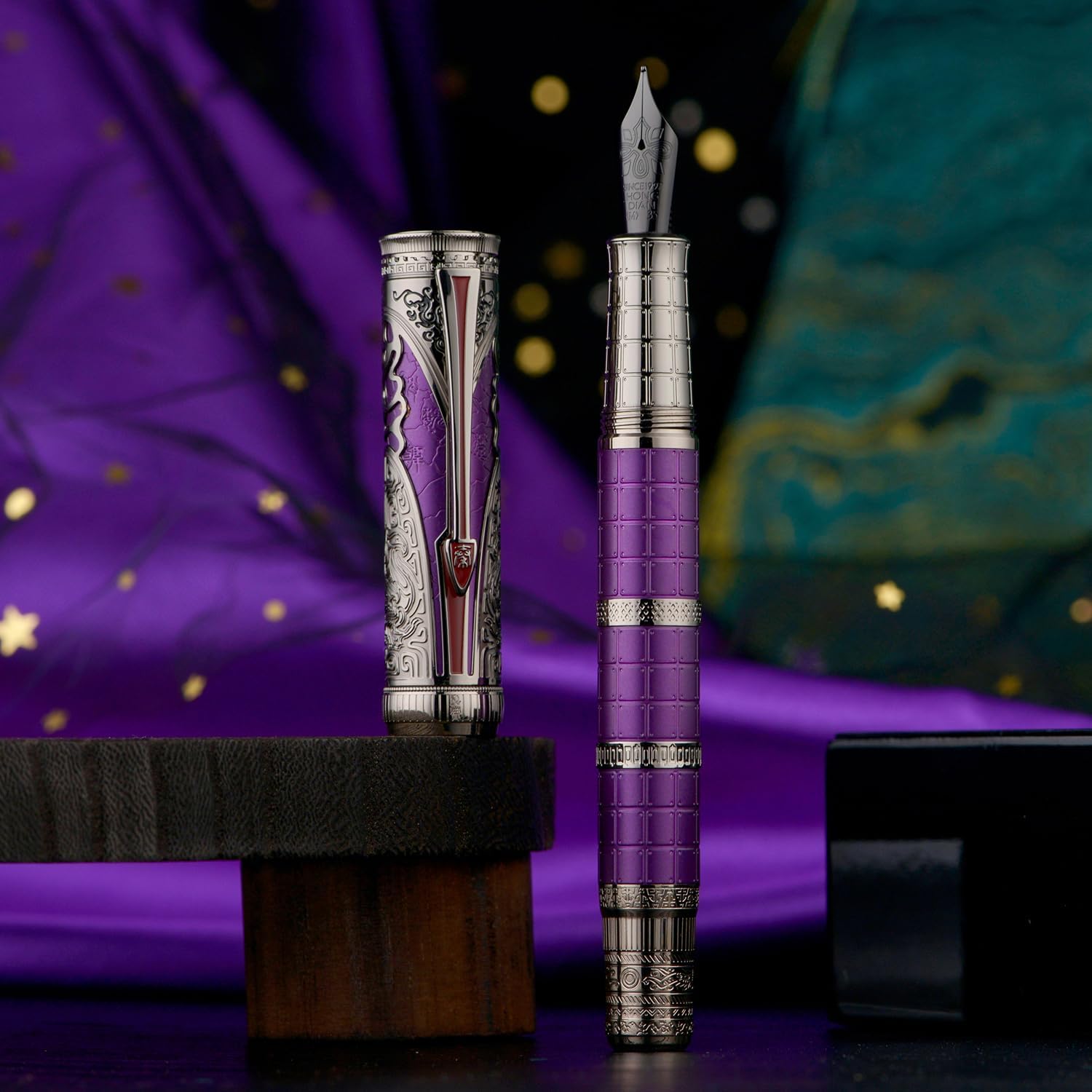 Hongdian D5X Fountain Pen Purple Color Medium Nib, Qin Dynasty Retro Chinese Totem Engraving Smooth Writing Pen with Converter and Pen Box Set