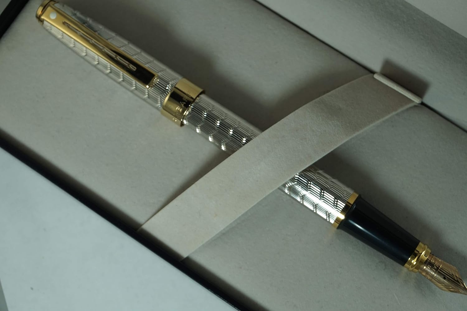 Sheaffer Prelude Signature Diamond Cut Snake Skin Pattern Medalist with 22KT Gold Appointments Fountain Pen with Solid and Stamped 14KT Gold Medium Nib Fountain Pen