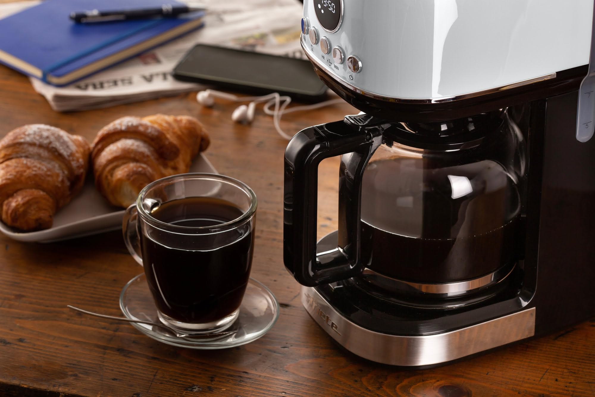 Ariete 1396, Macchina da Caffè Espresso con Macinacaffè Moderna, Caffè Buono come al Bar, Filtro 1 e 2 Tazze, Dispositivo Maxi Cappuccino, Spegnimento Automatico, Macinacaffè con Capacità 250g, Bianco