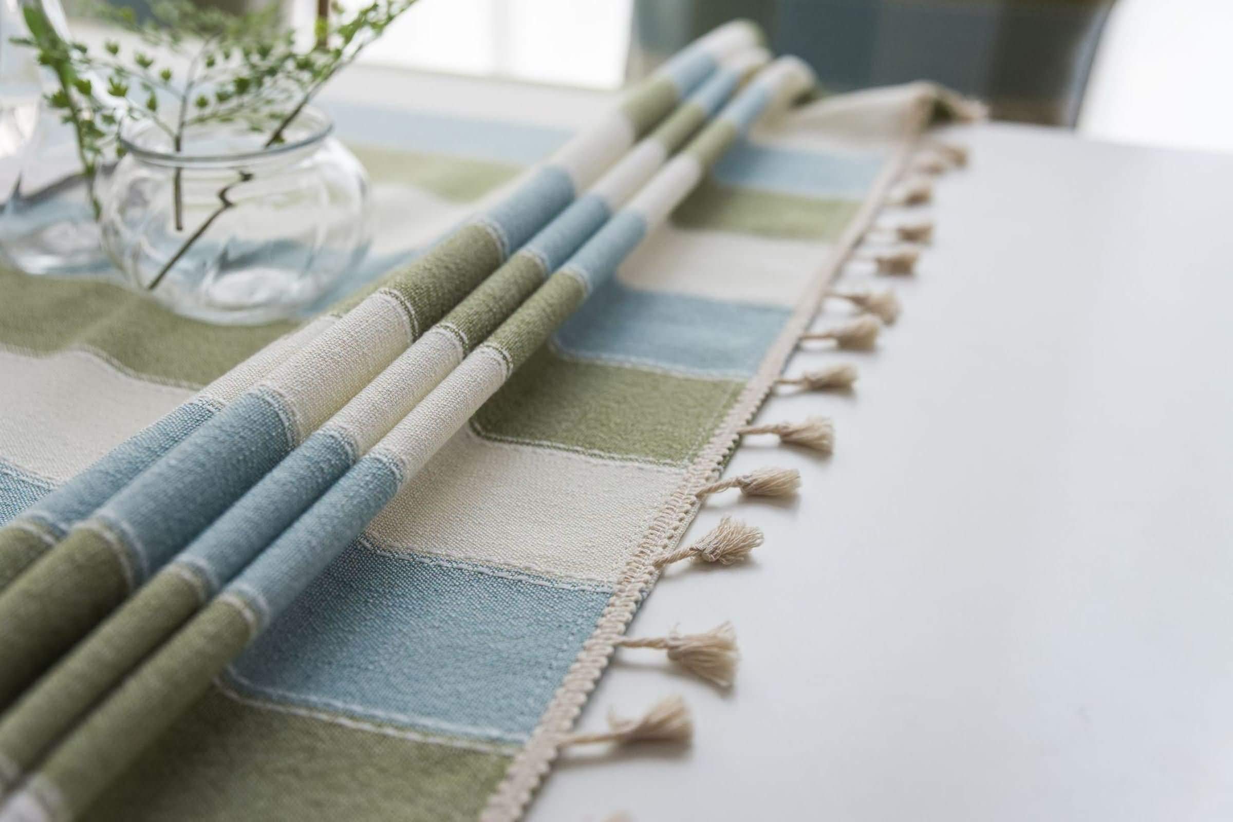 Mantel Antimanchas y Lavable Rectangular Verde para Terraza, Rayas con Borlas, de Poliéster Fácil de Limpiar, 140 x 260 cm, Mantel para Jardín