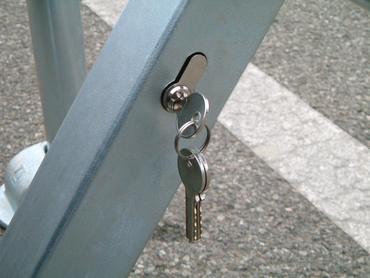 ATTAS ARS480 - Staffa per parcheggio, pieghevole, con serratura integrata, con chiave (cilindro profilato, PZ), blocco di blocco parcheggio