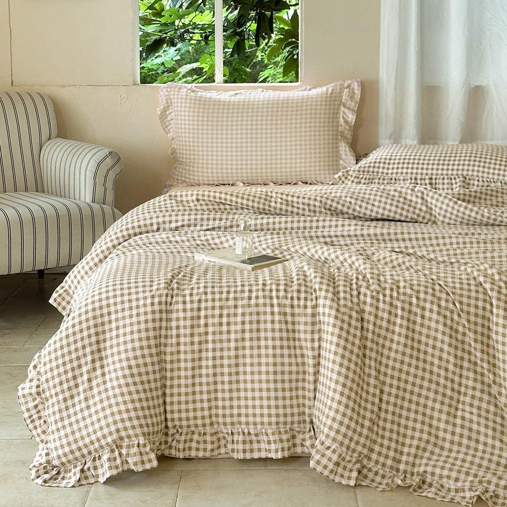NSNLGSGC Tan Ruffle Gingham Comforter Set King, Pre-Washed Ruffled Taupe Plaid Checked Comforter Bedding, 3 Pieces Vintage Farmhouse Grid Bedding Set(Tan Gingham, King)