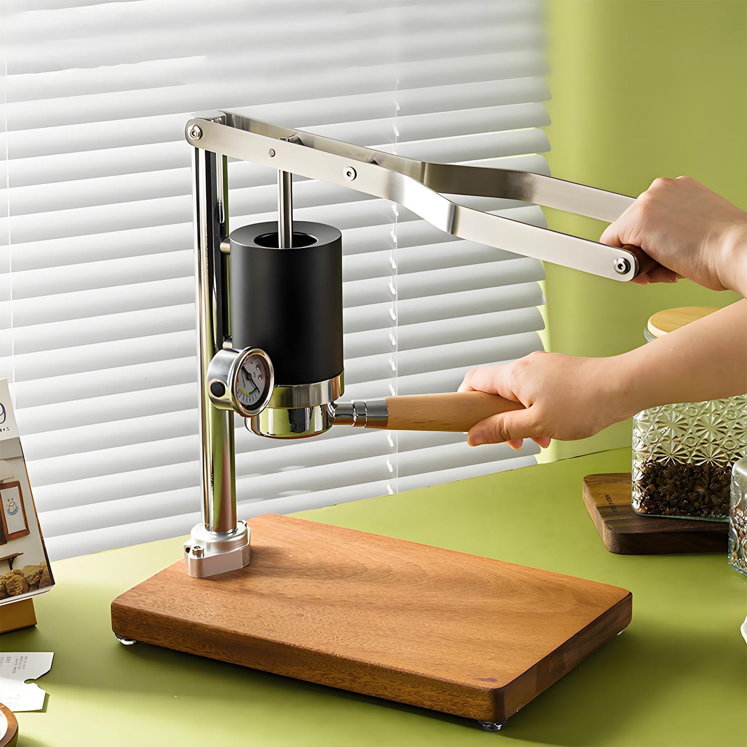 Portable Hand-Press Coffee Maker, Manual Lever Espresso Machine with Effortless Pressure Lever & Extraction Pressure Gauge, Controllable Pre-soaking for Espresso, Cappuccino and Latte