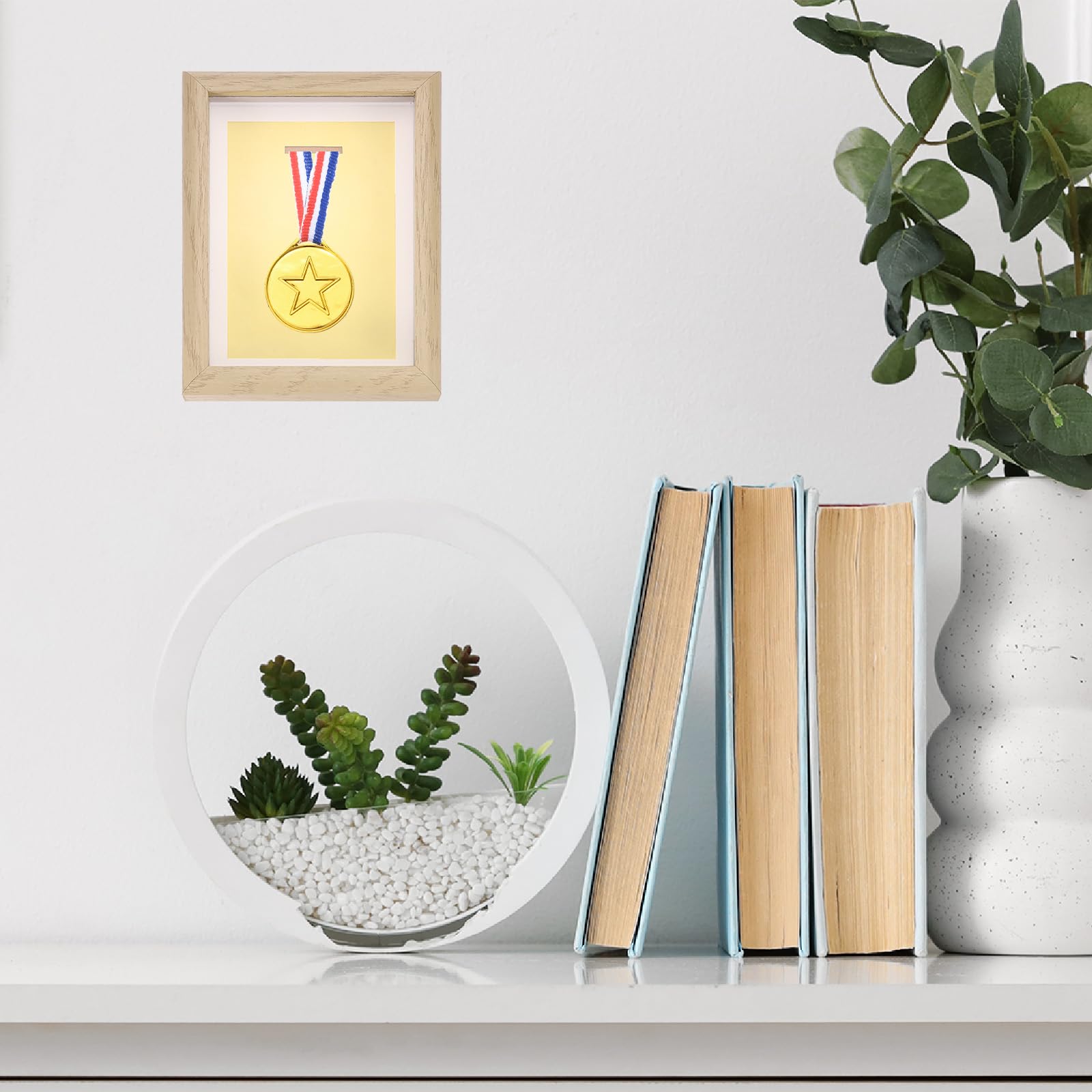 PATIKIL Marco De Sombra De 320x230mm Vertical De Madera para Exhibir Medallas con 2 Chinchetas Y 4 Adhesivos para Colgar En Pared O Mesa para Mostrar Boletos Fotos Y Medallas De Fútbol