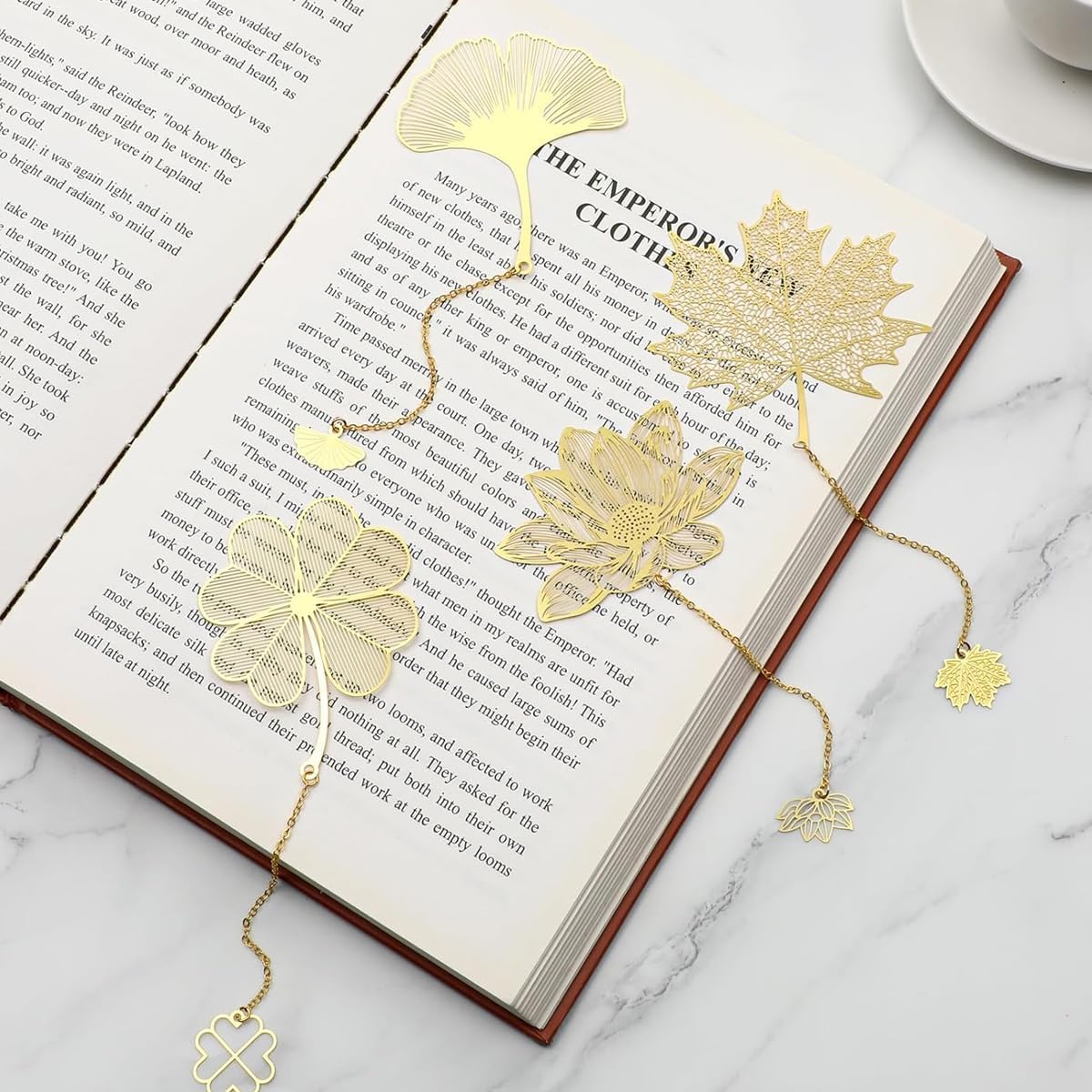 OFIFO® 4 Pcs Metal Bookmarks with Chain, Golden Floral Cutout, Vintage Page Markers for Books, Journals, Notebooks, Ideal Gift for Book Lovers, Students, Office Staff