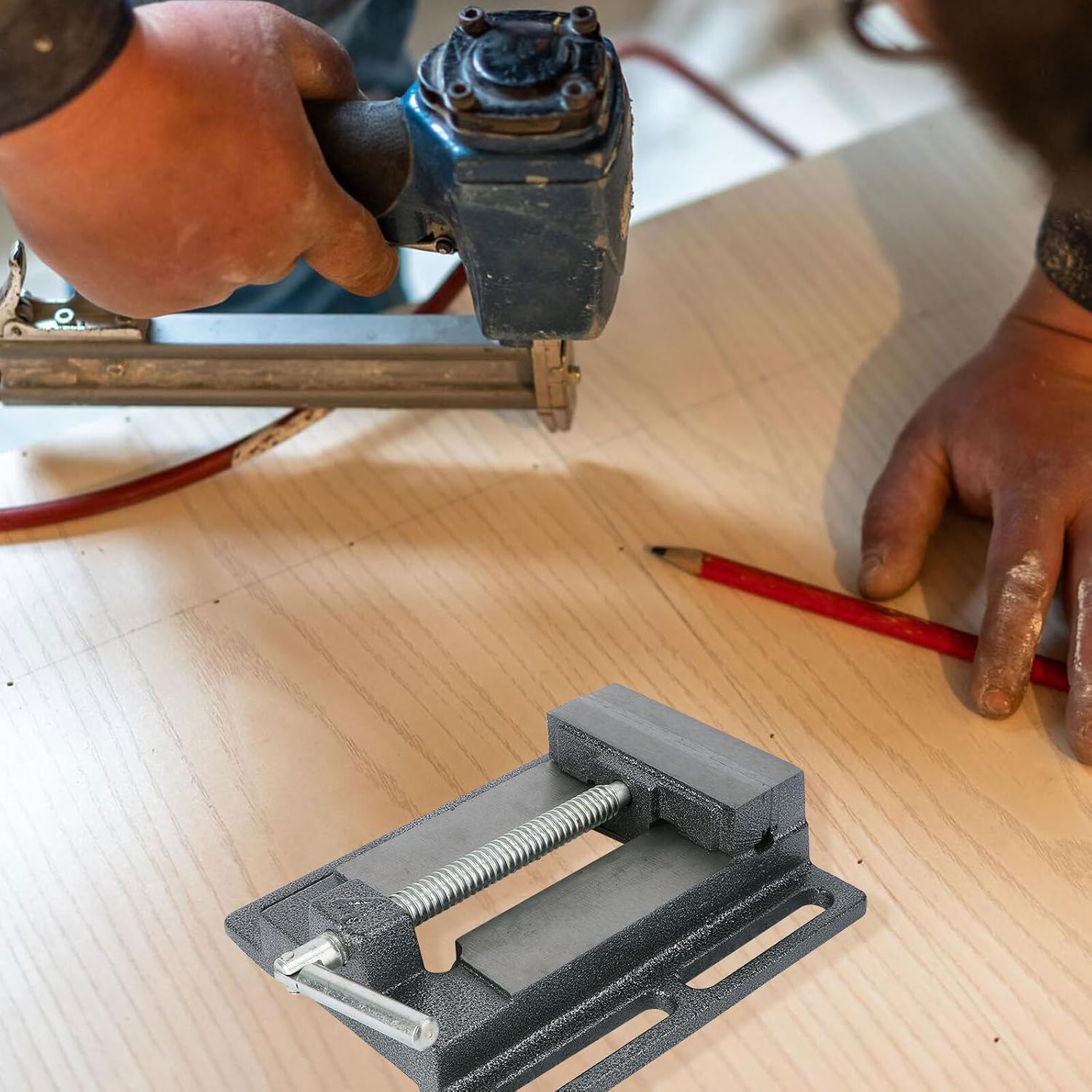 TEHAUX 4 Inch Drill Press Vise Cast Iron Table Vise Bench Clamp for Woodworking and Drilling Machines Small Workholding Device Random Color