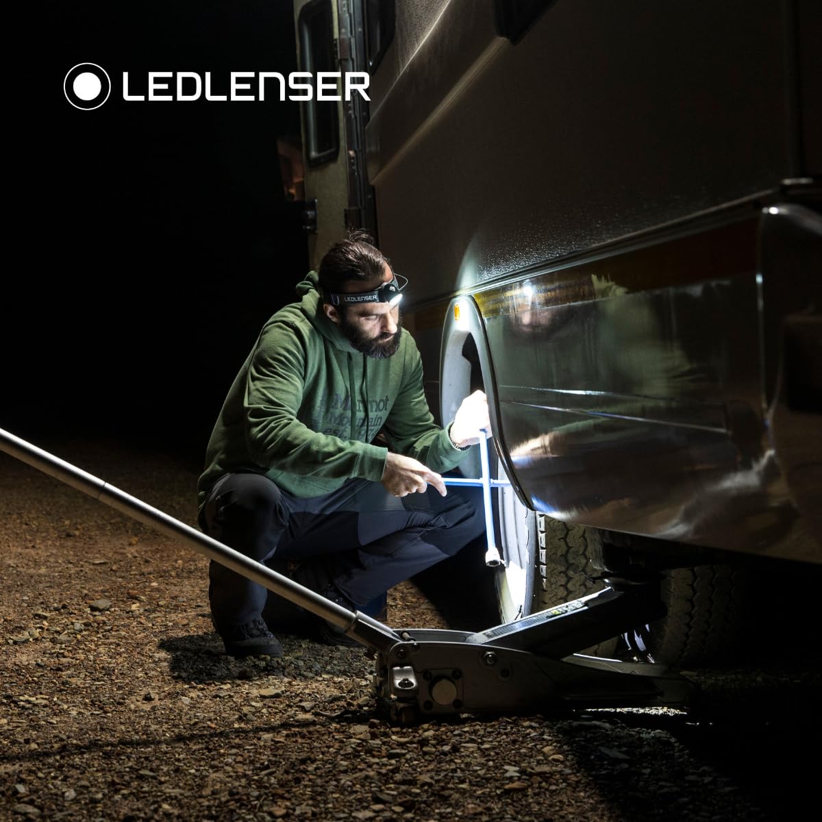 Ledlenser MH10 SE Rechargeable LED Head Torch, 600lm, 150m Beam Distance | Enfoque ajustable, 120h de autonomía, luz roja trasera, IP54, 158g, filtros de color y funda para cinturón, pesca, senderismo