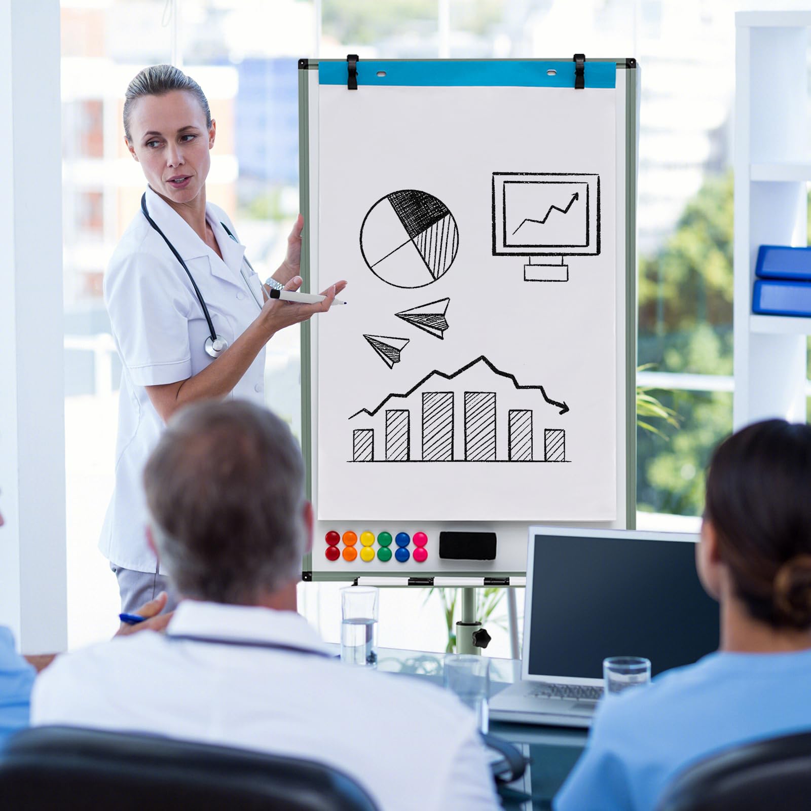 COSTWAY Flipchart Ständer, 100x65cm, mobiles Whiteboard auf Rollen, höhenverstellbar bis 192cm, trocken abwischbar, magnetisch, Flip Chart mit rundem Ständer, Magneten, Markern & Radierer