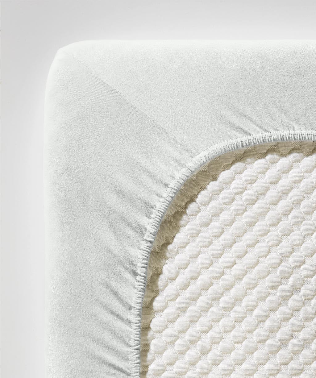 fleuresse Comfort Spannbettlaken (96 % Baumwolle, 4 % Elasthan), mit Rumdumgummizug, Ökotex Standard 100, für Matratzen bis 26 cm Höhe, 140 - 160 x 200 - 220 cm, Weiß