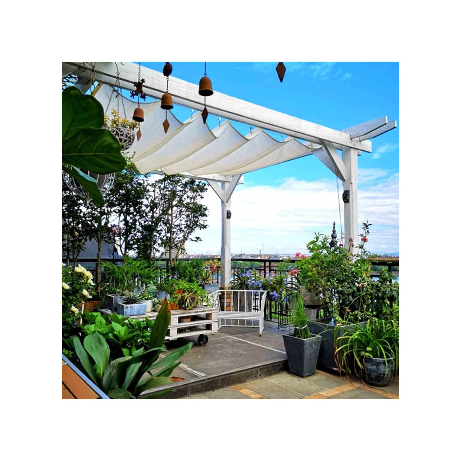 Auvent rétractable pour porche et terrasse abritée des pluies