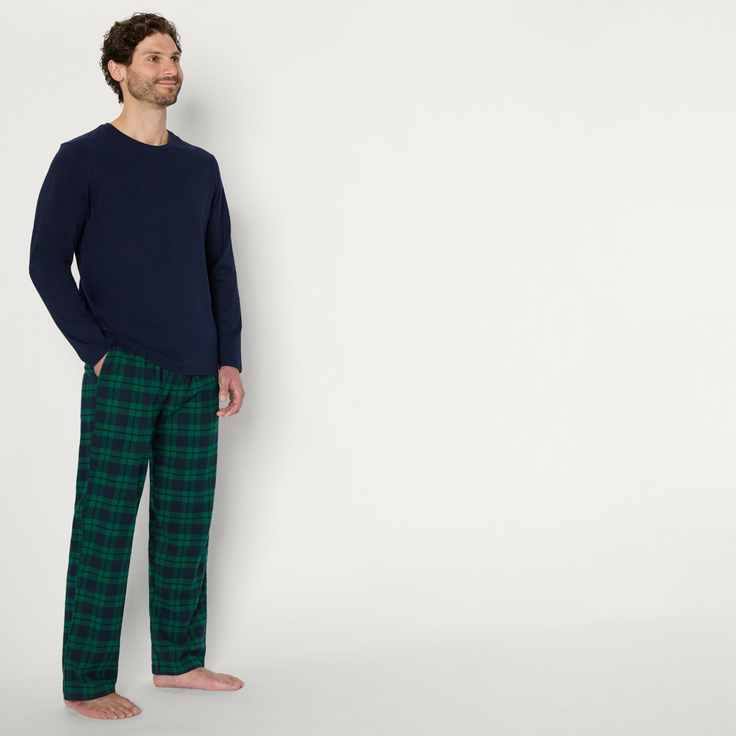 Amazon Essentials Completi Coordinati di Pigiami Natalizi per La Famiglia