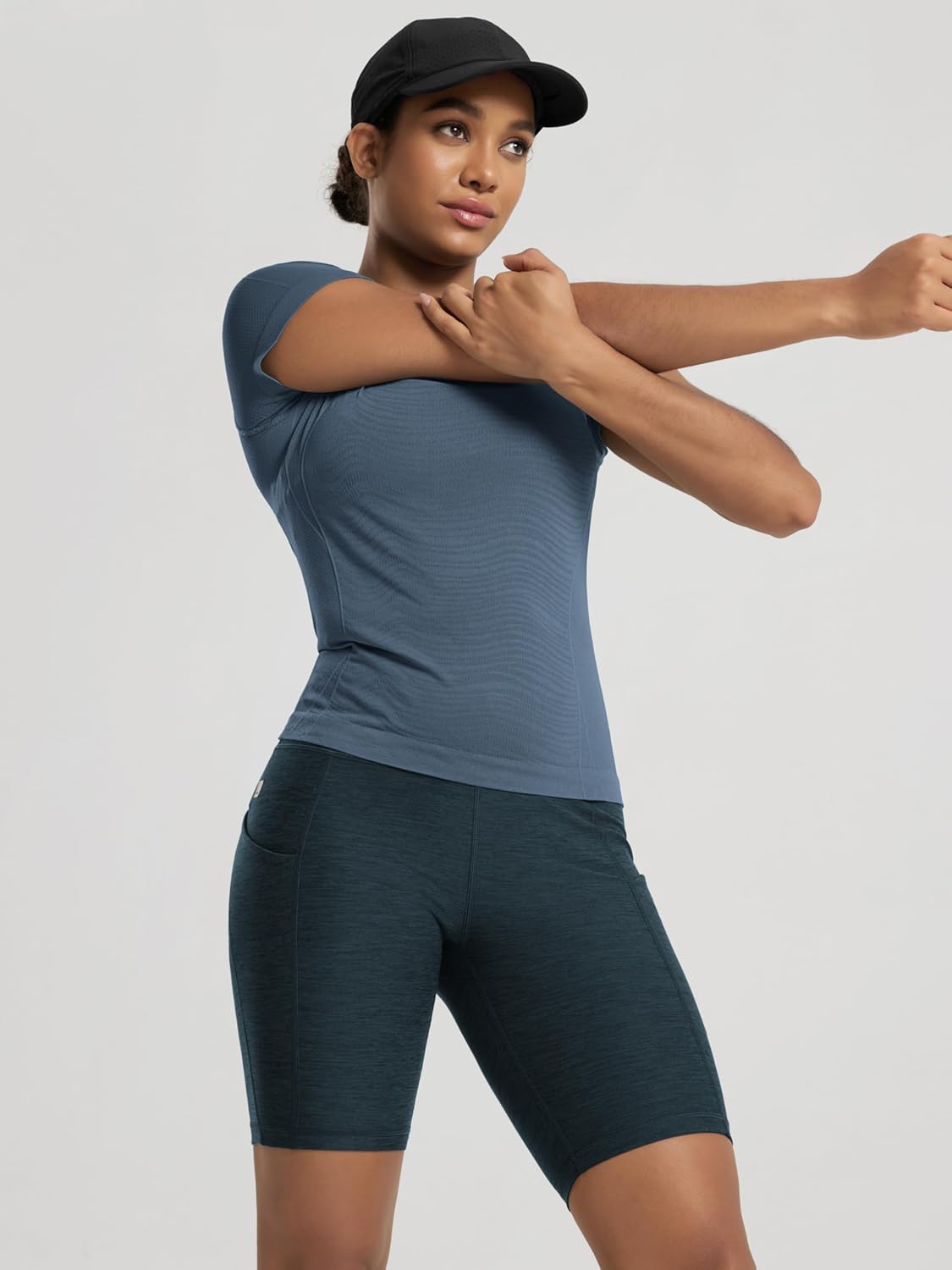 ODODOS Women's Seamless Performance Short Sleeve T-Shirt - Lightweight Breathable Slim Fit Running Workout Top -Waist Length - Image 4