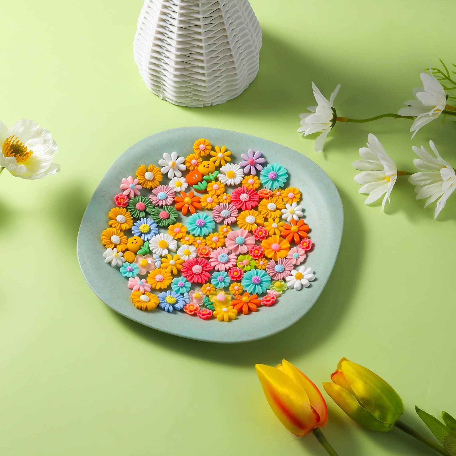 WBZOWRB 100 Pièces Mini Marguerites Décoratives En Résine Pour Travaux Manuels, Petites Marguerites Décoratives,Deco Marguerite, Fleurs De Marguerites, Breloques Pour Bricolage(8/13/16/22/26Mm