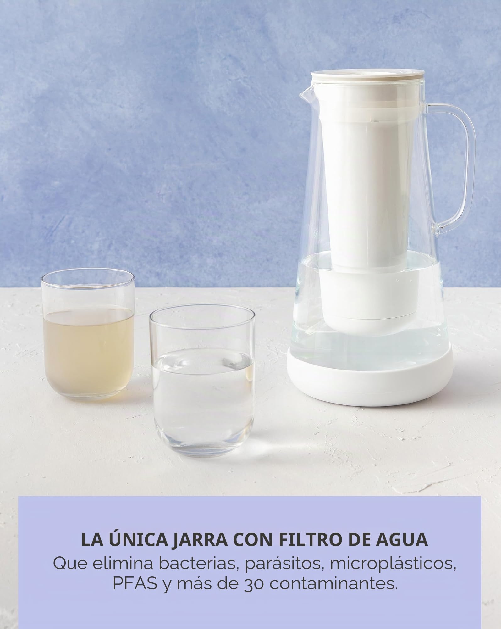 LifeStraw Home - Jarra de filtro de agua, 7 tazas, vidrio con base de silicona, azul tormenta, para protección diaria contra bacterias, parásitos, microplásticos, plomo, mercurio, PFAS y una variedad