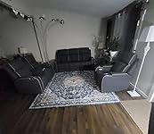 Review Image by Tomi Quigley