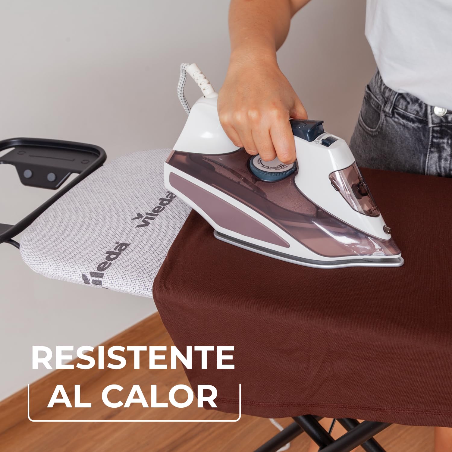 Vileda Tabla de Planchar de Acero Diamond S | Más Duradera, como Nueva | Compacta y Ligera | Altura Ajustable hasta 91 cm | Color salmón
