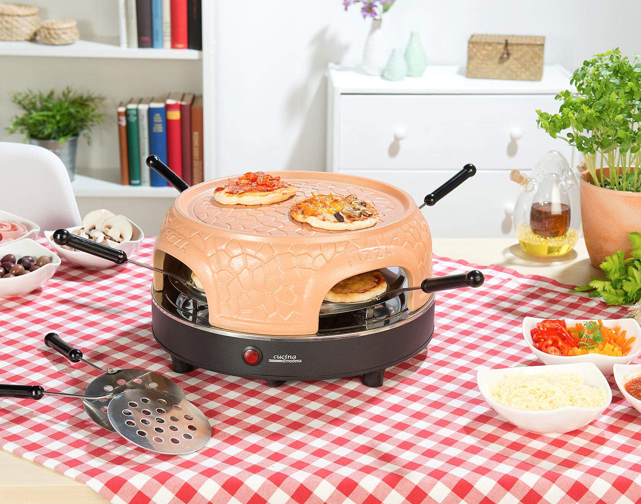 Pizzadome: Pizzaofen mit echter Terrakotta-Haube für 6 Personen (Pizza-Grill, Mini Pizza Steinofen, Grillplatten)
