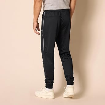 Amazon Essentials Men's Performance Stretch Knit Jogger Trouser