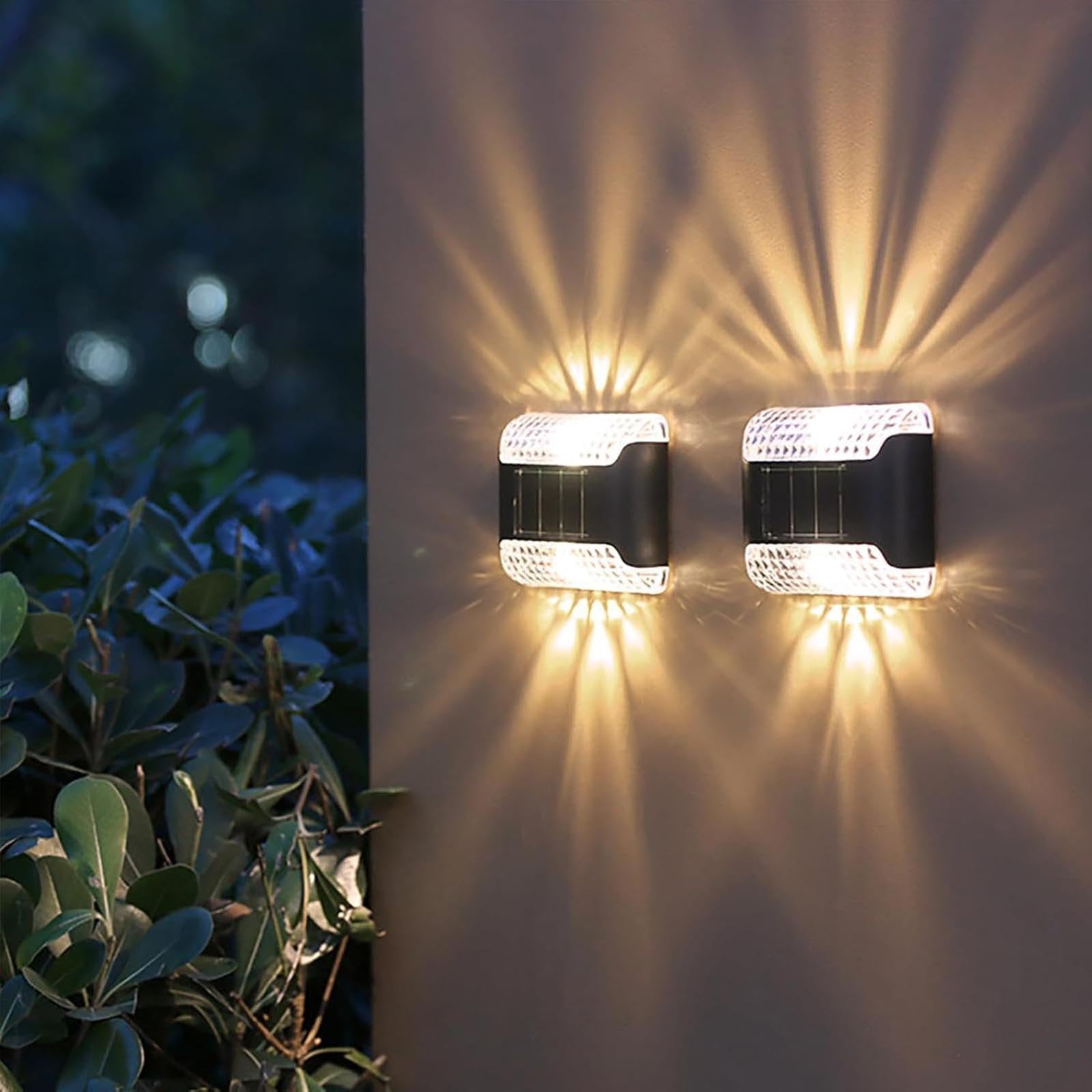 Set da 4 Lampade LED per Esterni, Luci Solari per Recinzioni E Prati (impermeabilità IP65) – Decorazioni Solari Luminose E Durevoli per L'illuminazione del Giardino(Warm Light)
